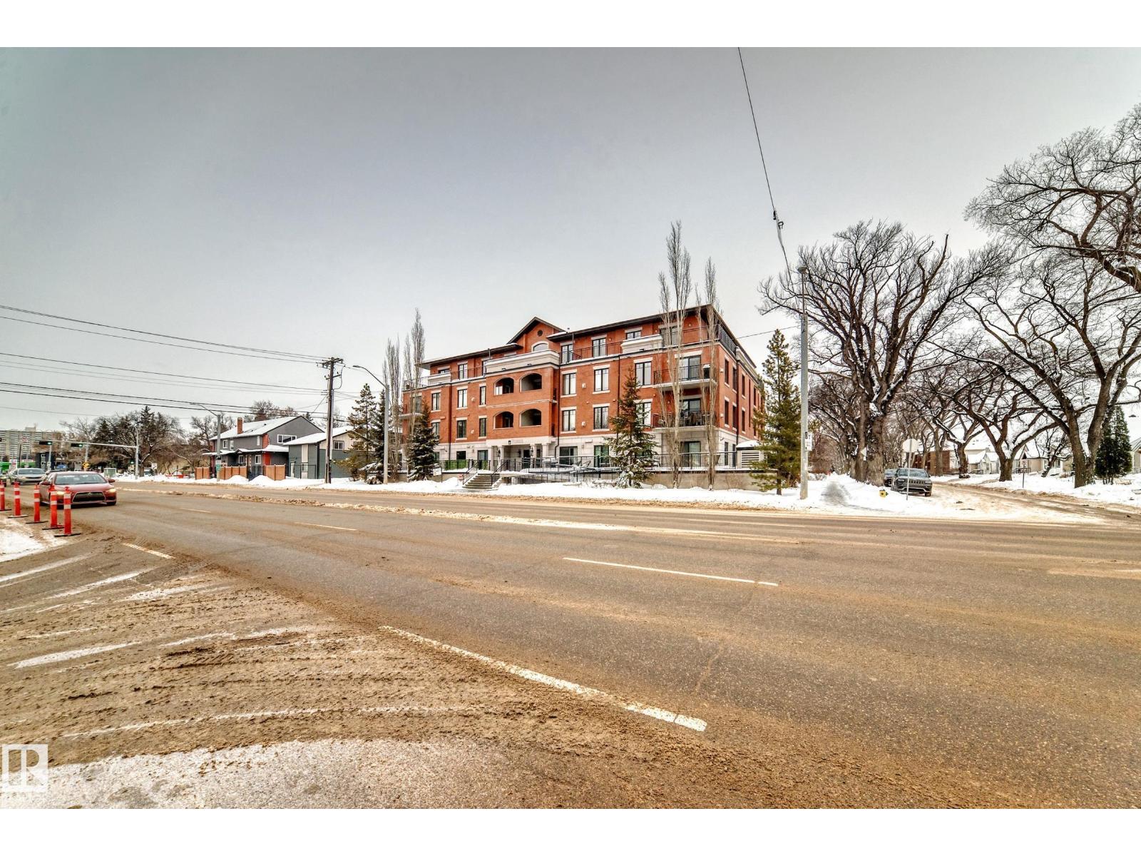 #103 7907 109 ST NW - 60