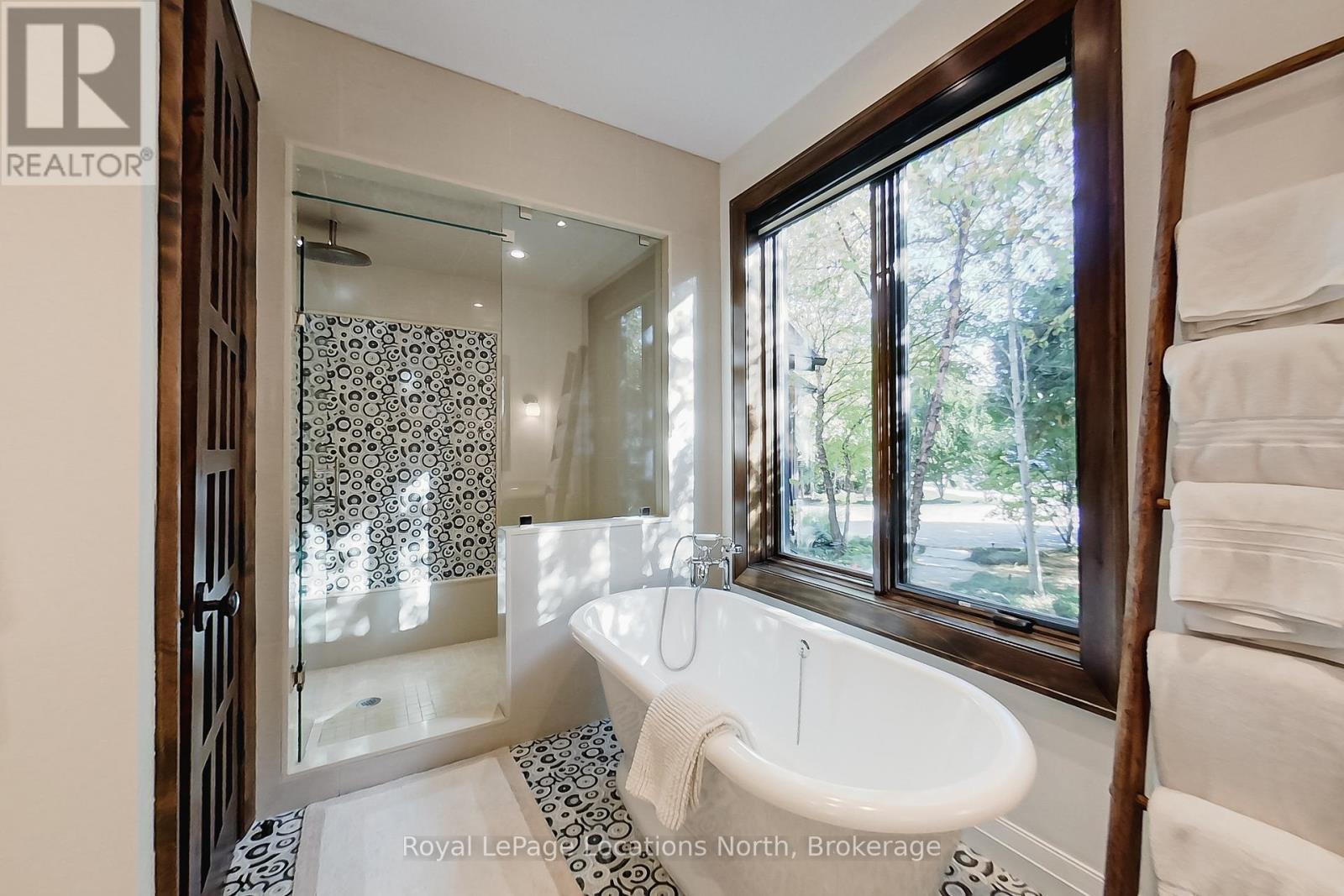 115 ELLIS DRIVE - 22