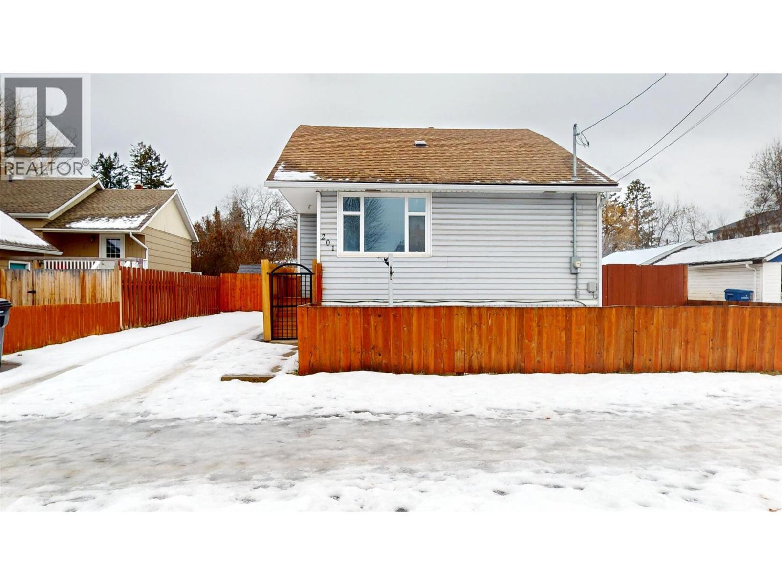 201R 9TH Avenue S, Cranbrook