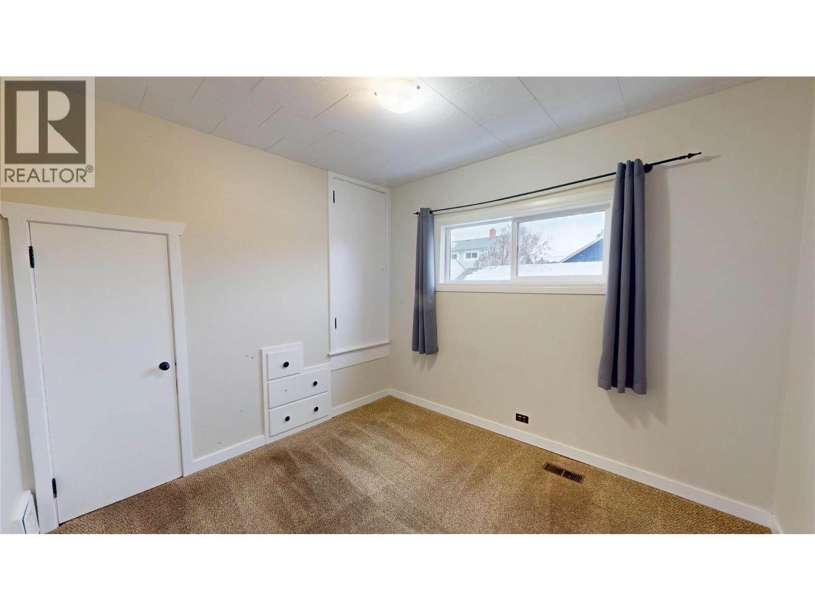 201R 9TH Avenue S, Cranbrook