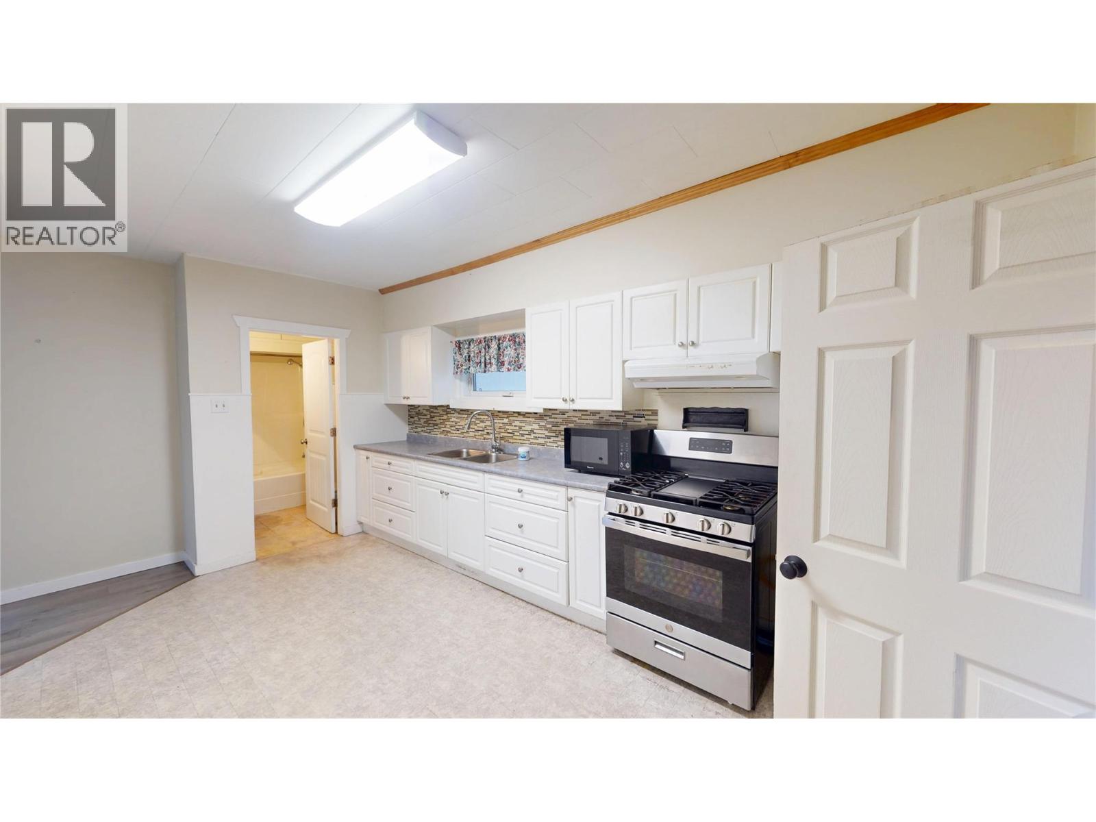 201R 9TH Avenue S, Cranbrook