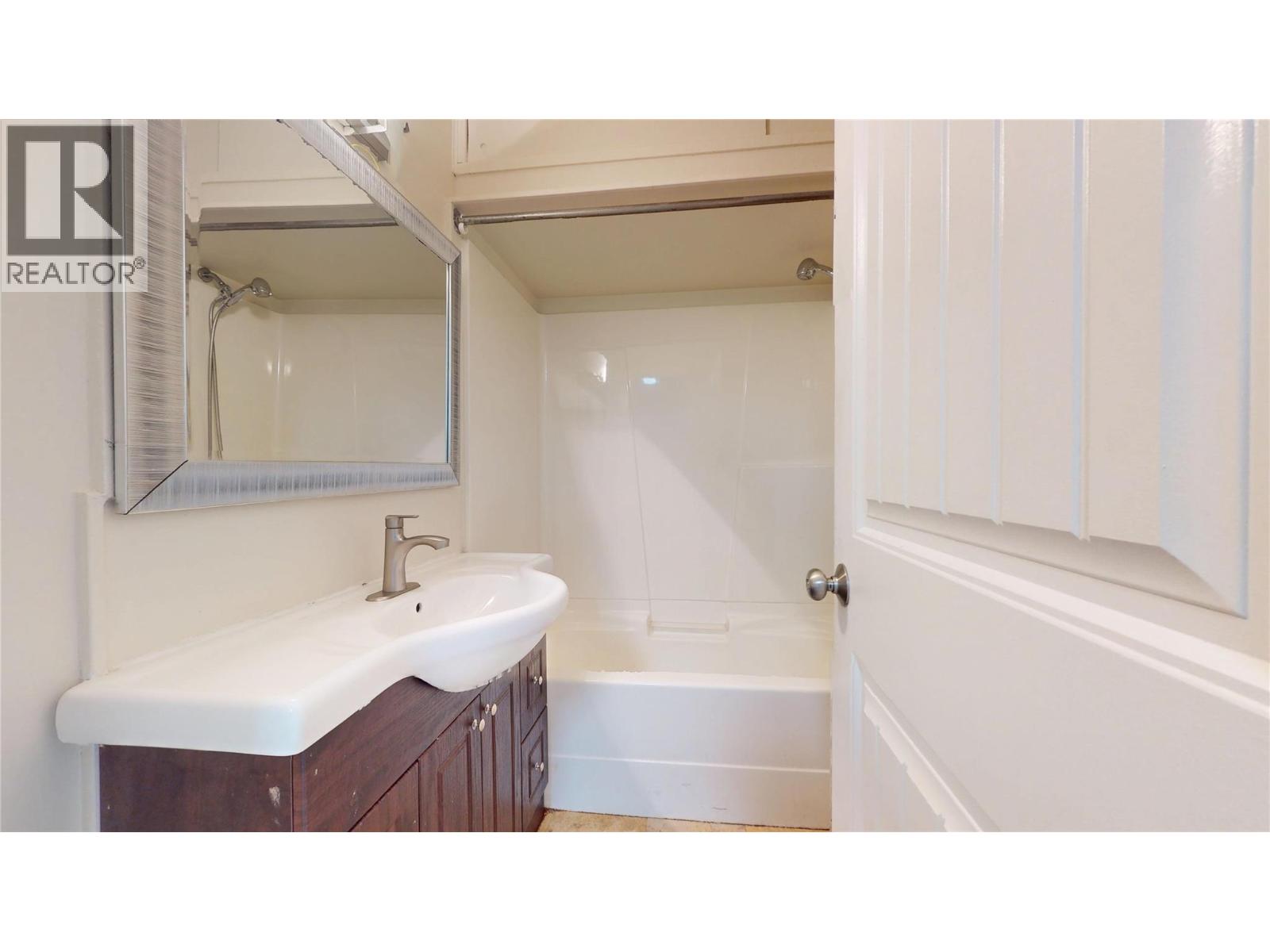 201R 9TH Avenue S, Cranbrook