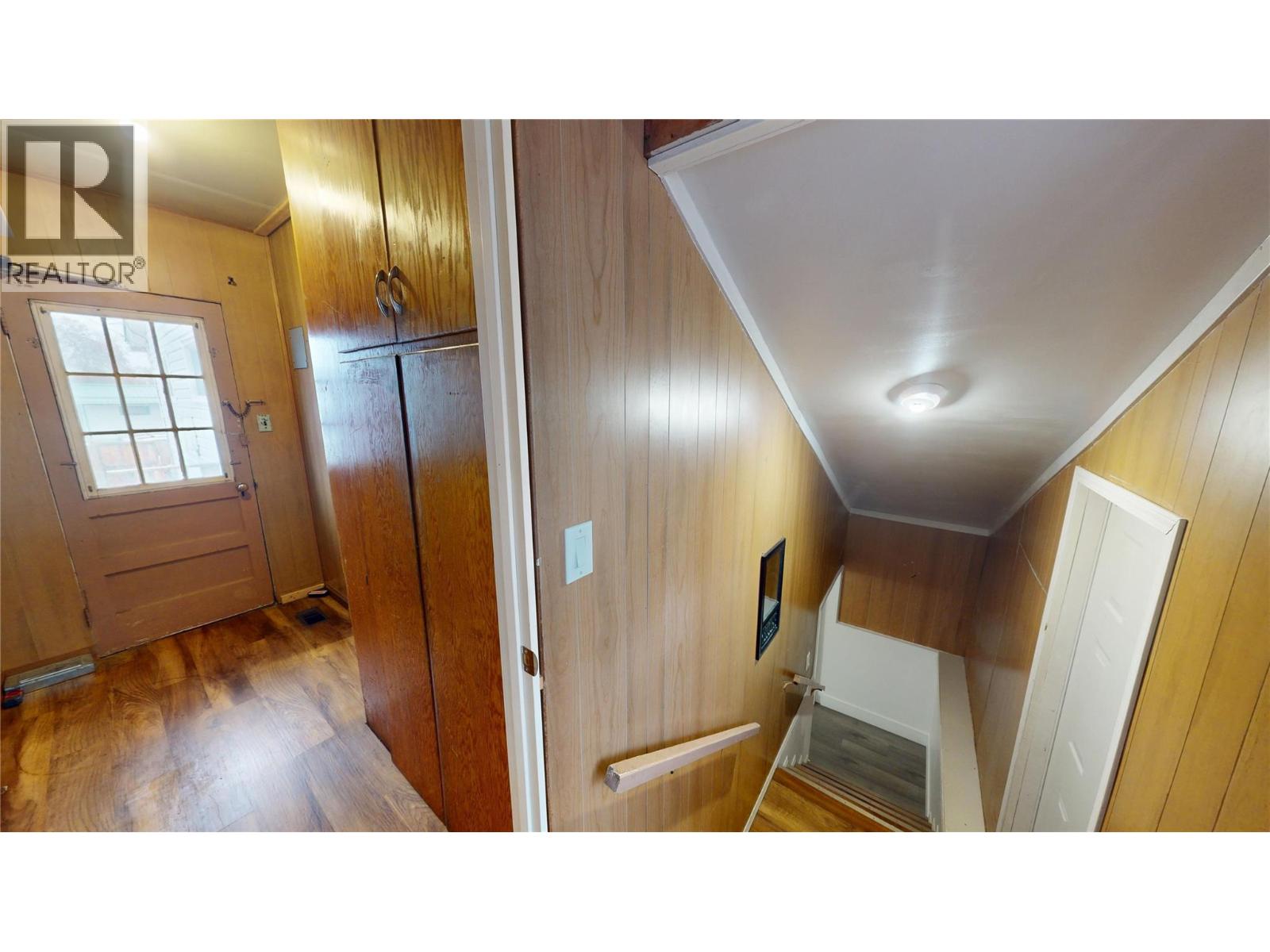 201R 9TH Avenue S, Cranbrook