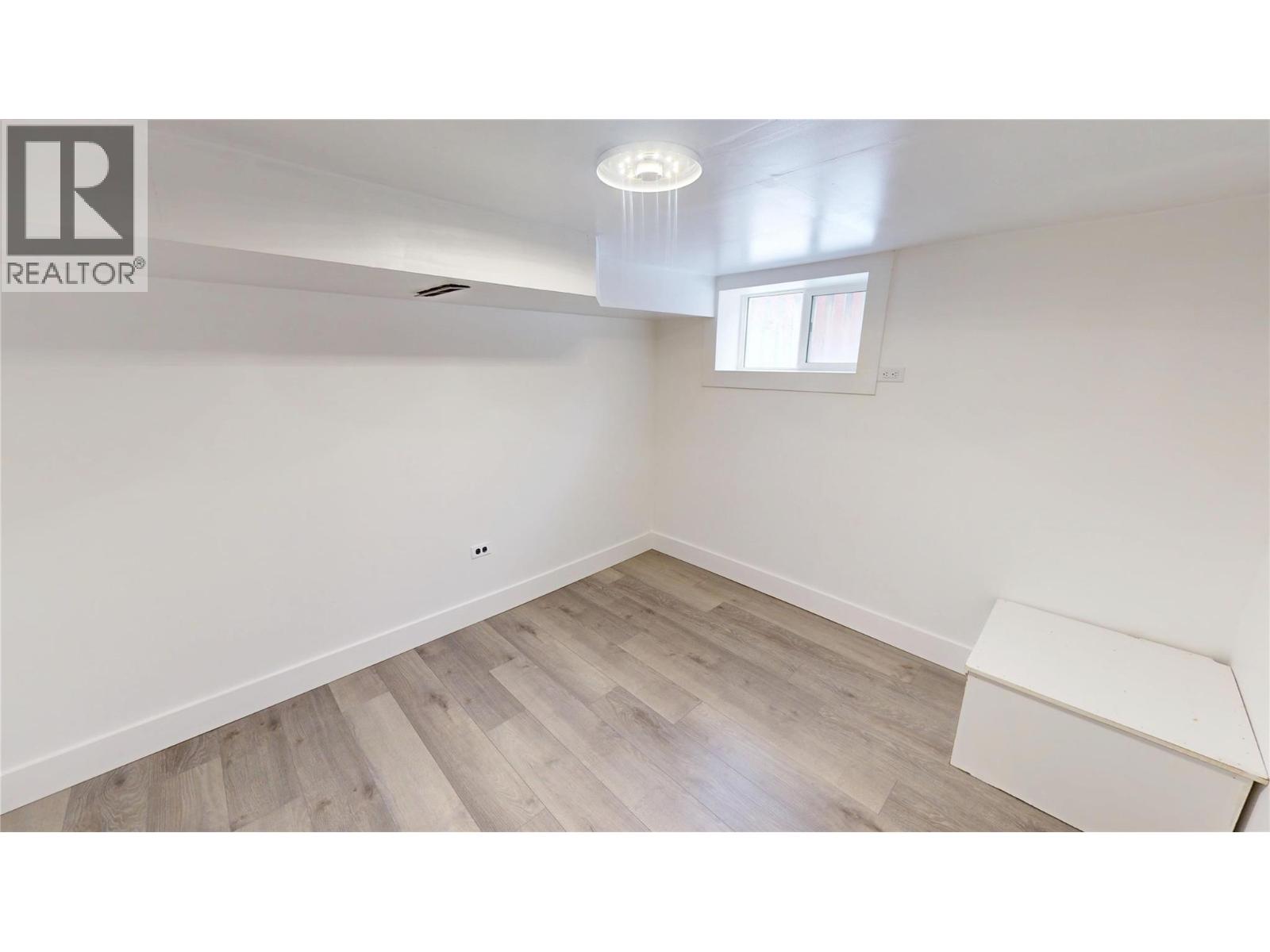 201R 9TH Avenue S, Cranbrook