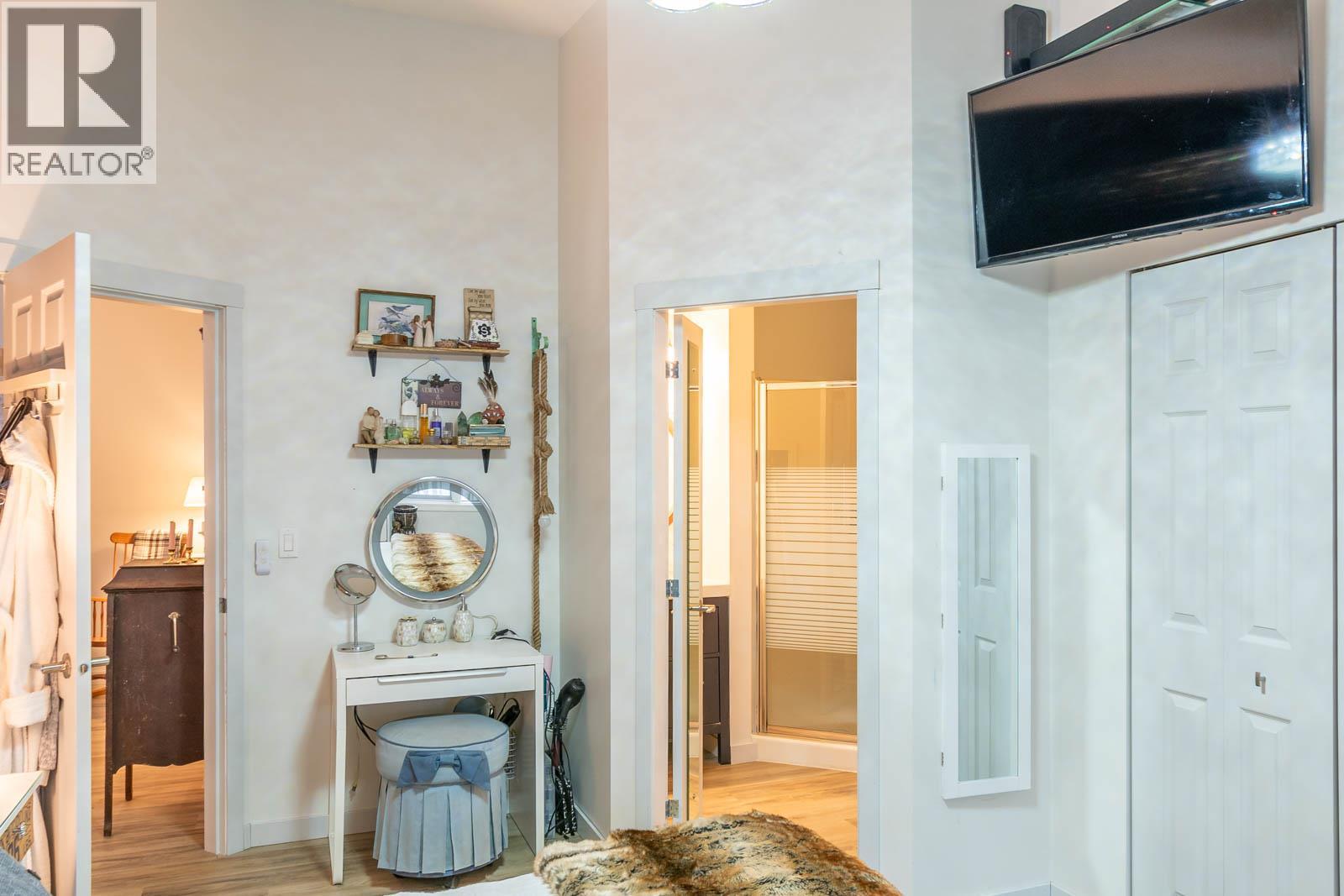 #2 3502 24 Avenue - 26