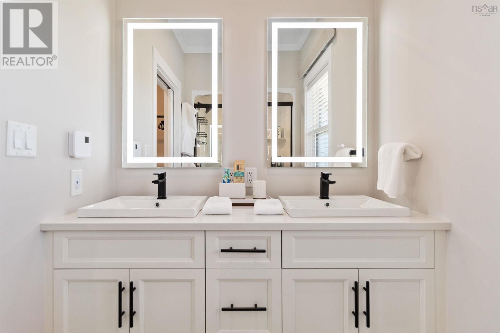 Property 31 of 41 of 4 693 Masons Beach Road