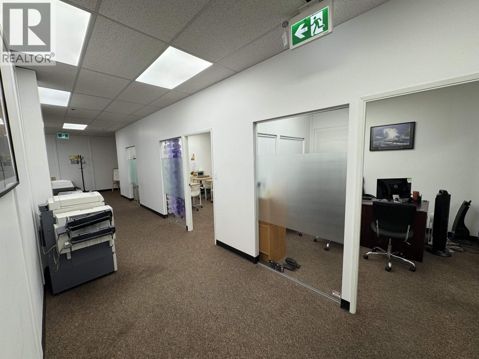 Office in Coquitlam - Image 6