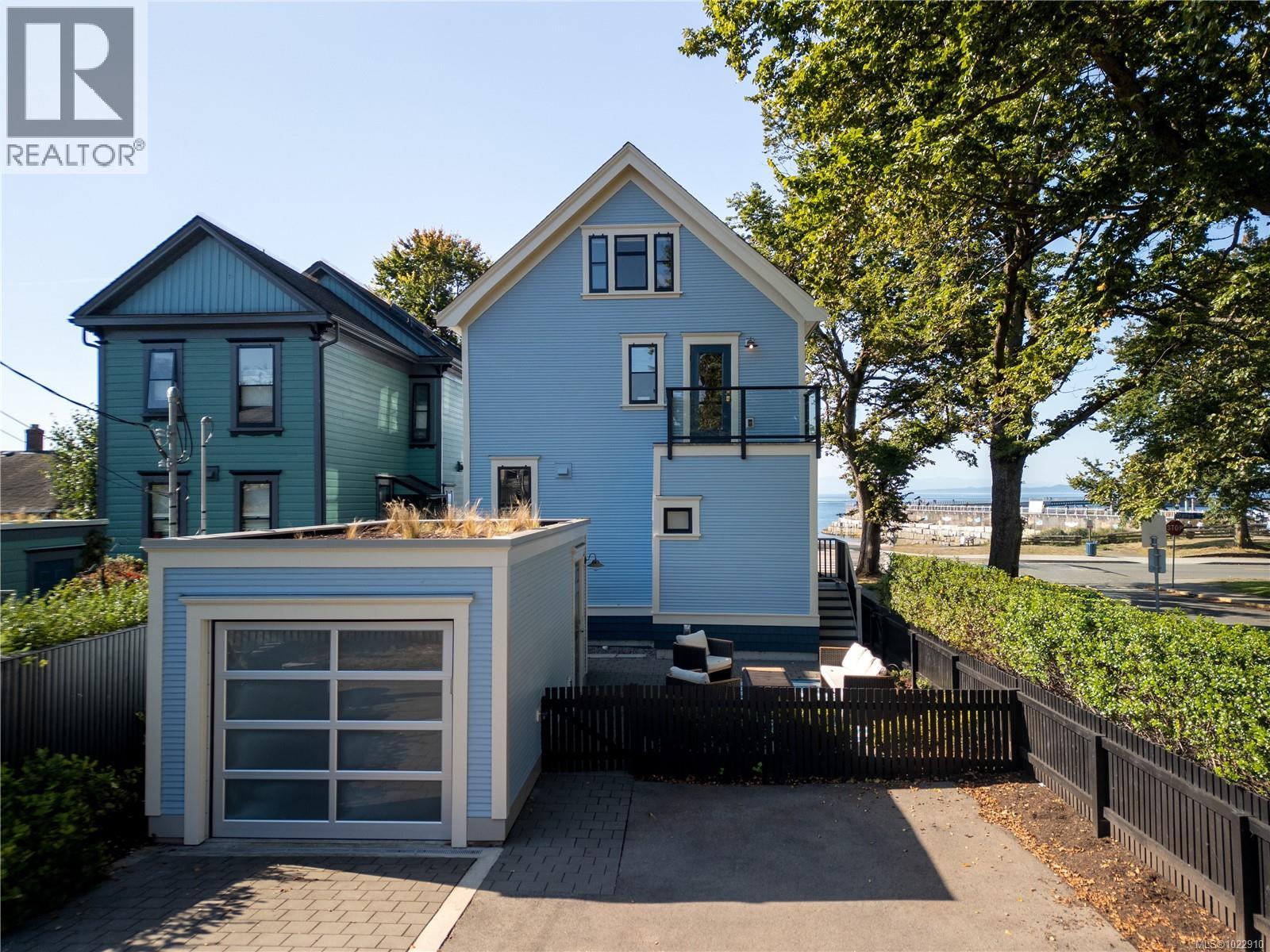  222 Dallas Road, Victoria