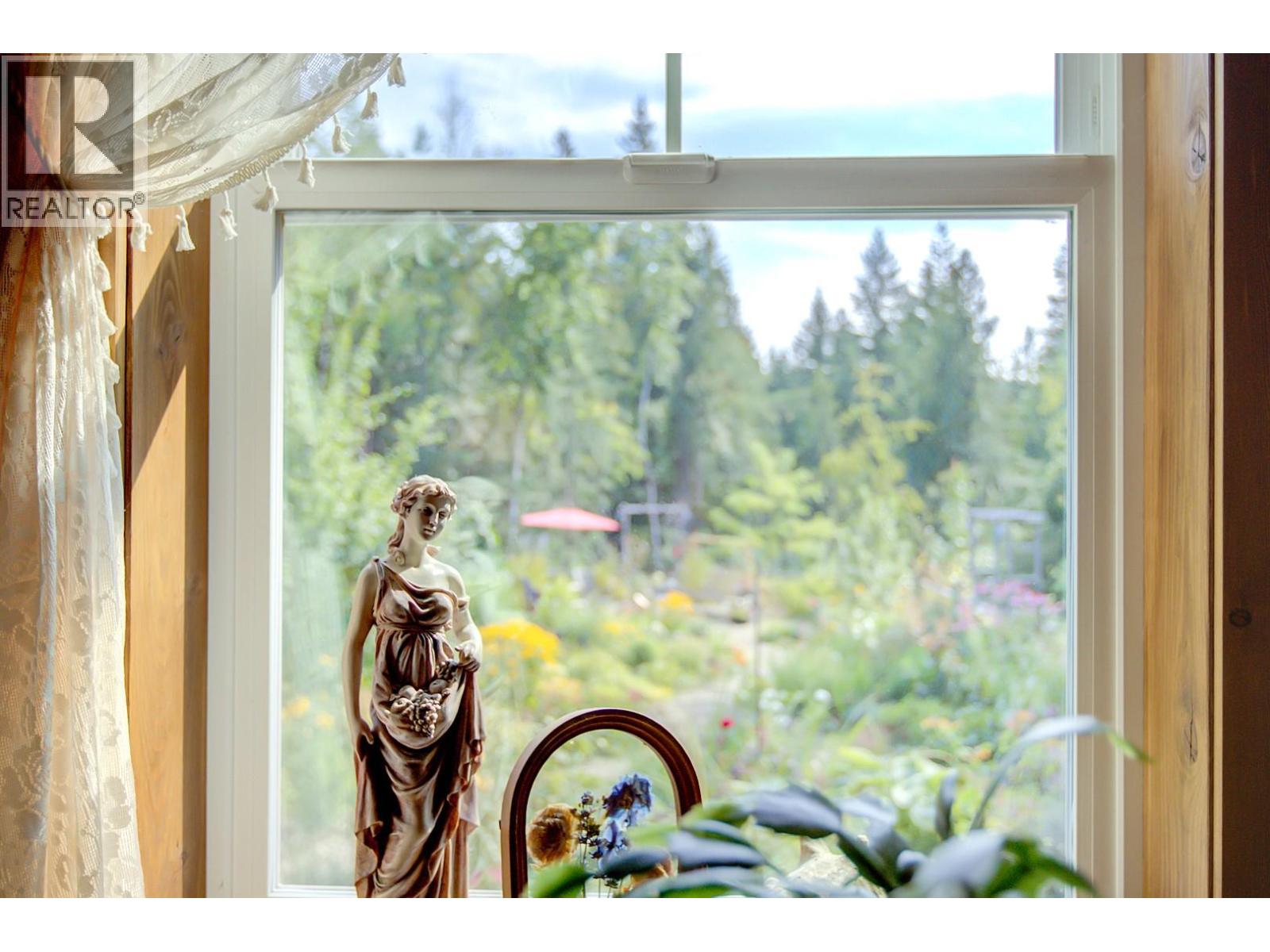 44 Mackenzie Road, Salmon Arm