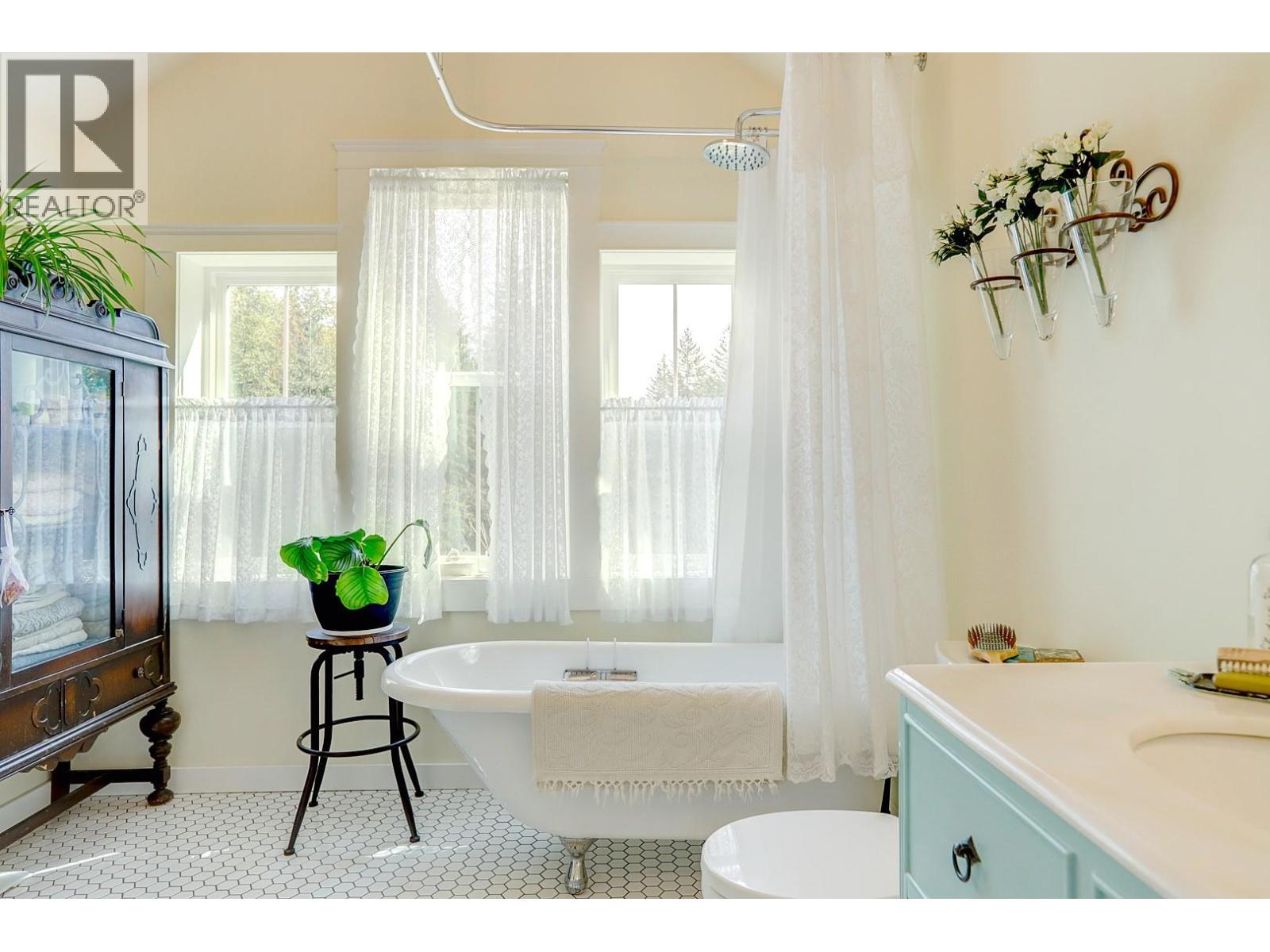 44 Mackenzie Road, Salmon Arm