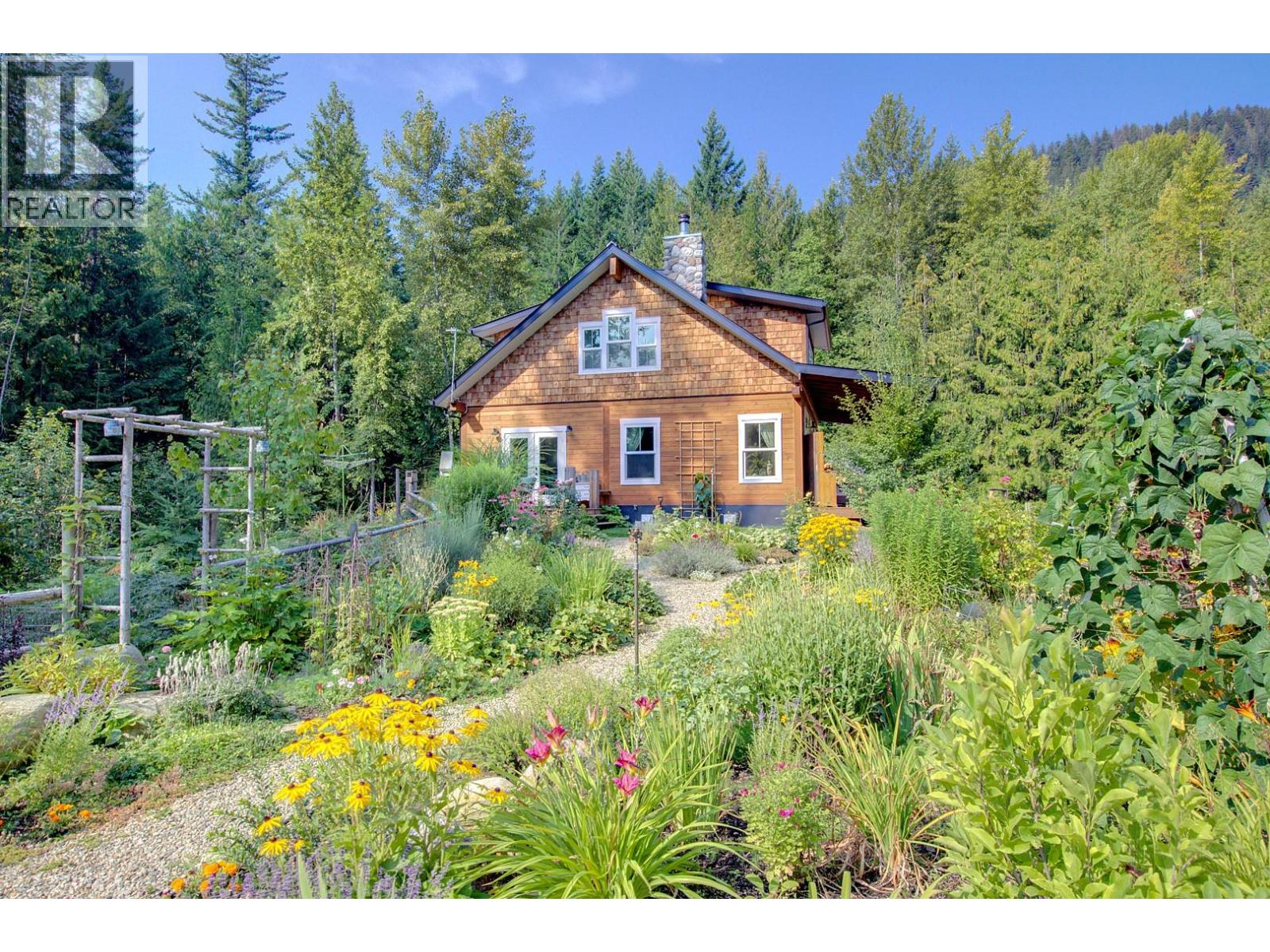 44 Mackenzie Road, Salmon Arm