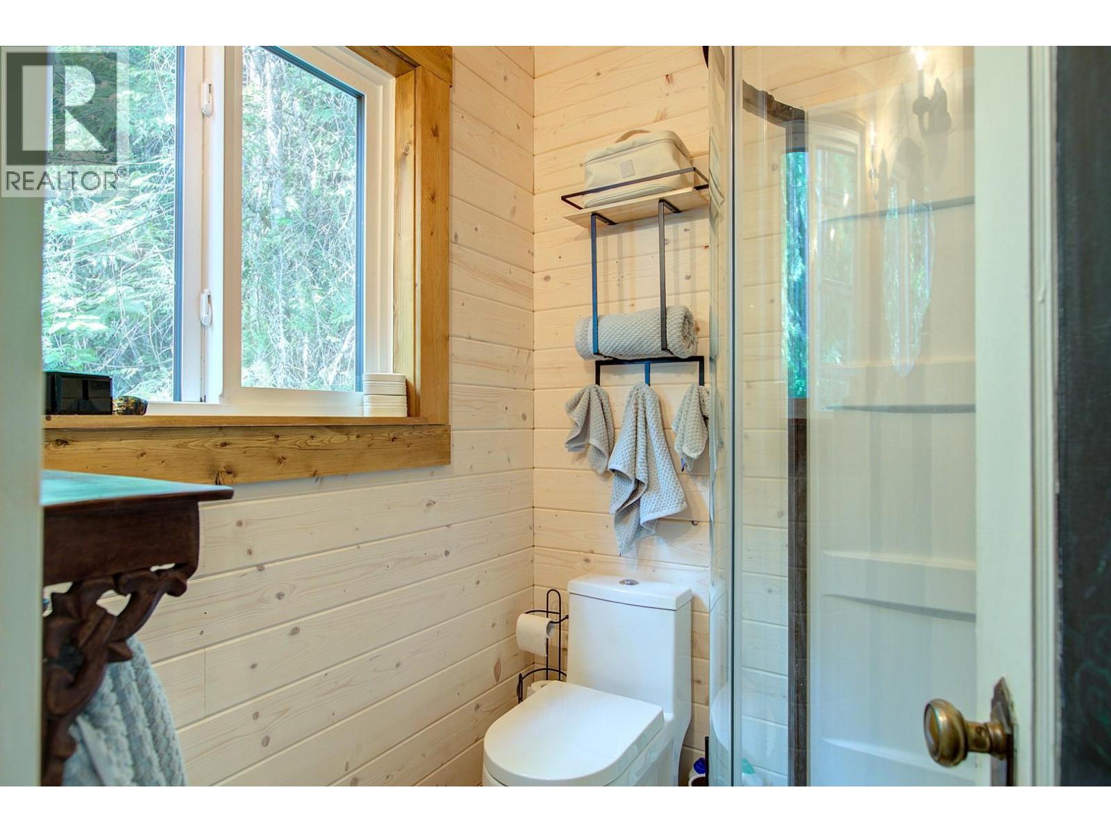 44 Mackenzie Road, Salmon Arm