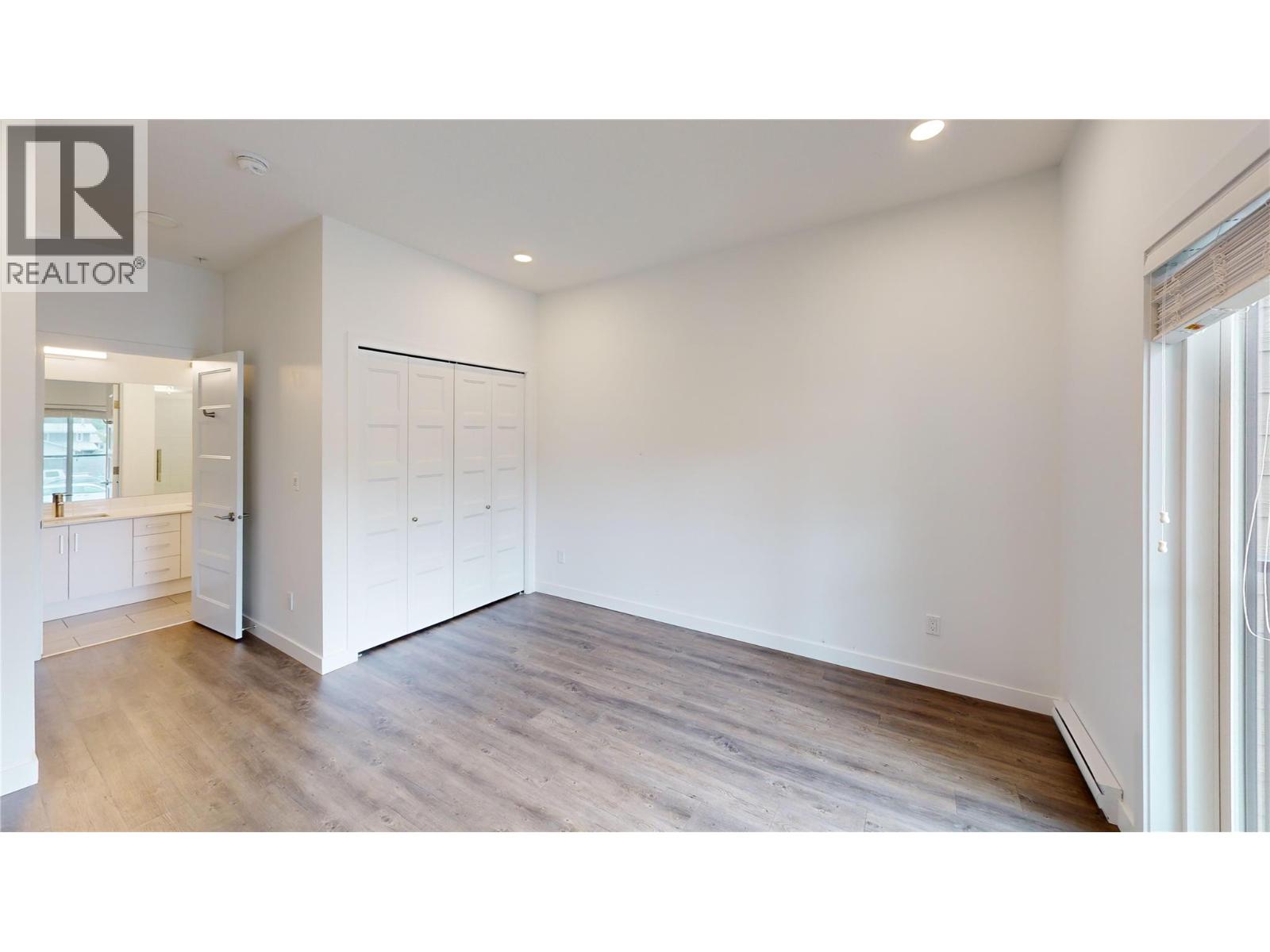 #1202 410 5TH AVENUE - 17