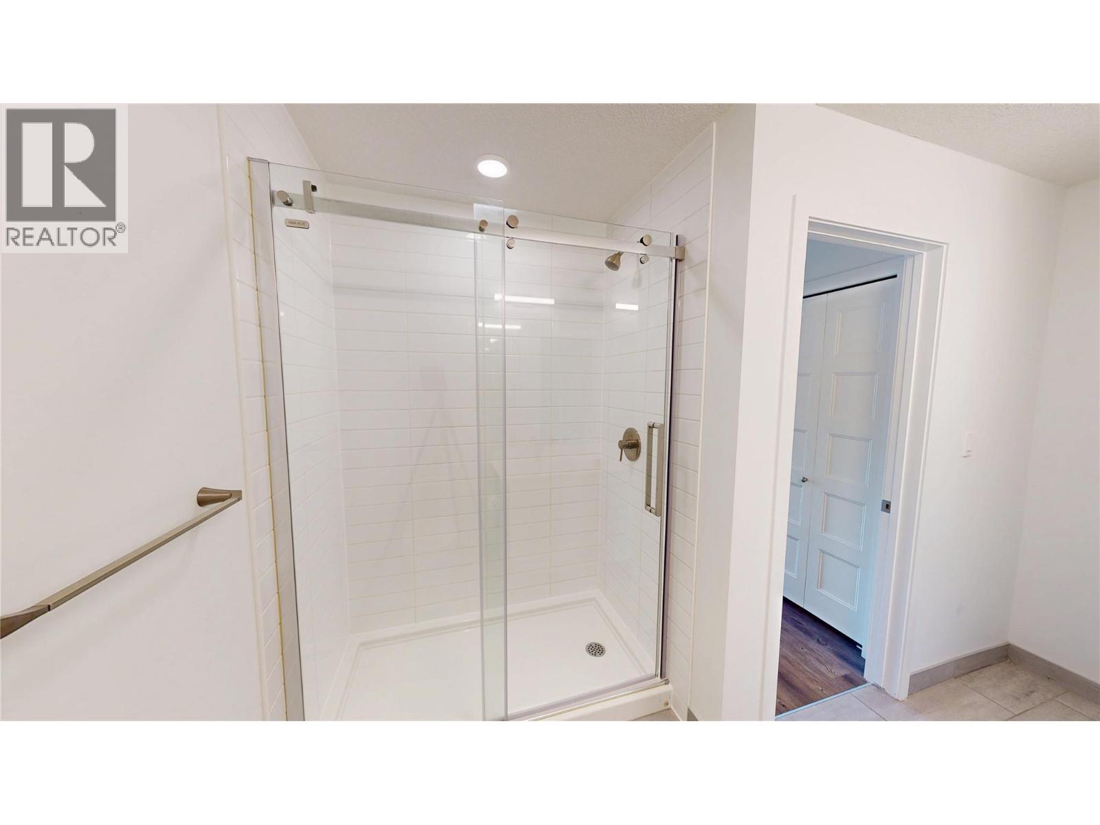 #1202 410 5TH AVENUE - 20