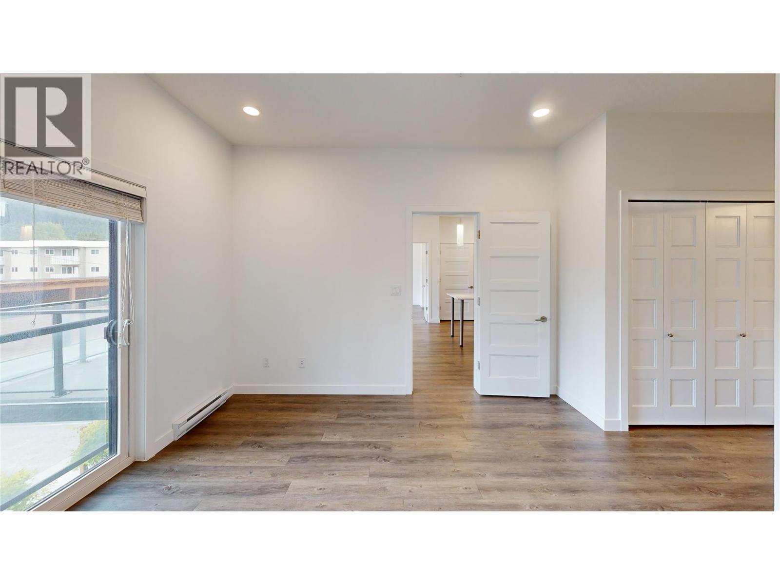 #1202 410 5TH AVENUE - 23