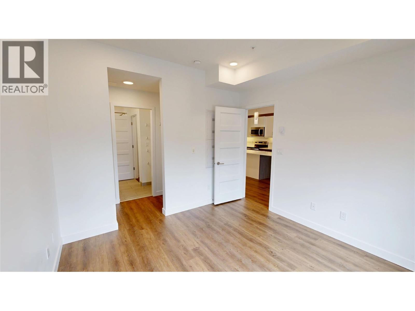 #1202 410 5TH AVENUE - 25