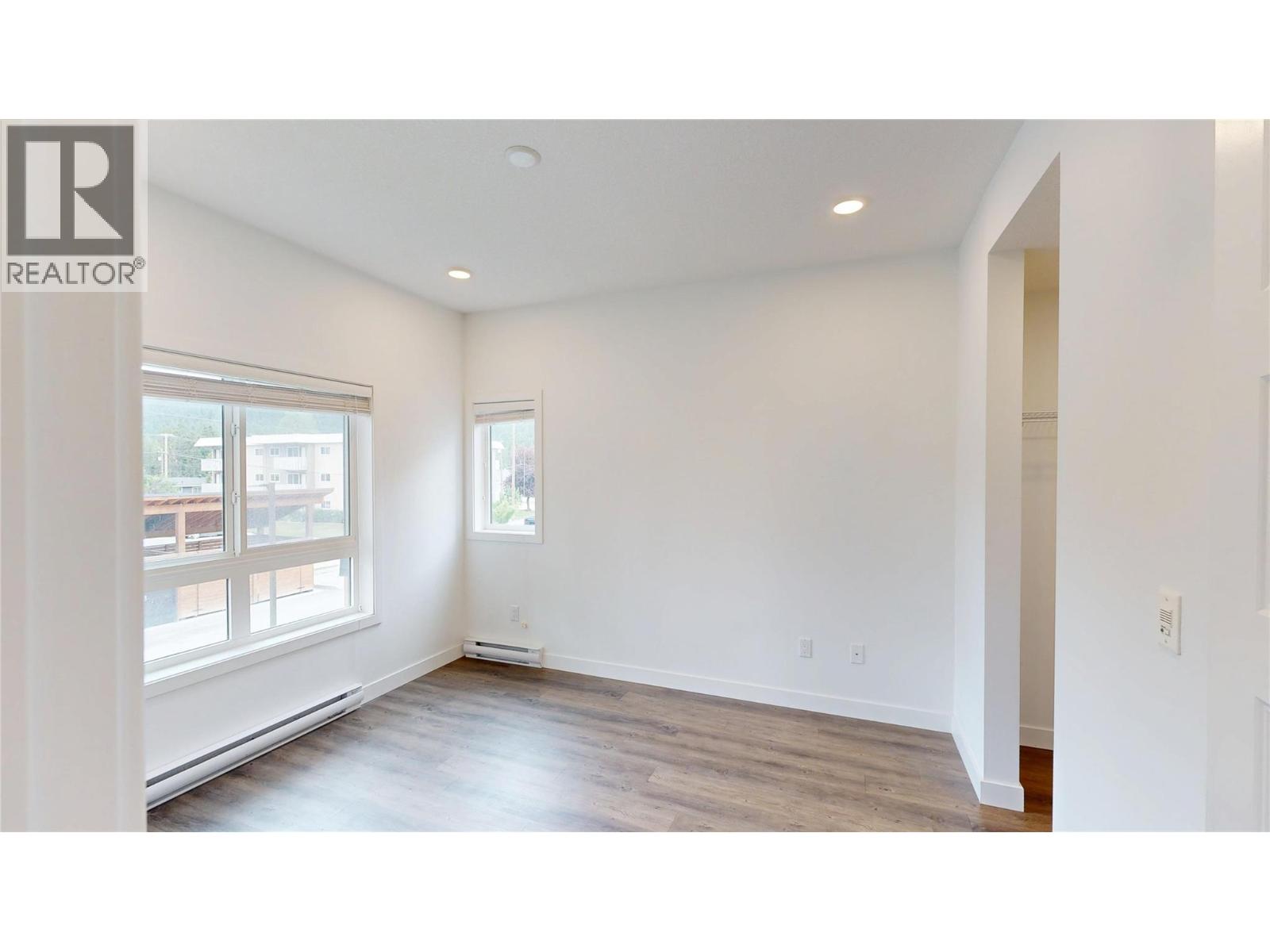 #1202 410 5TH AVENUE - 26