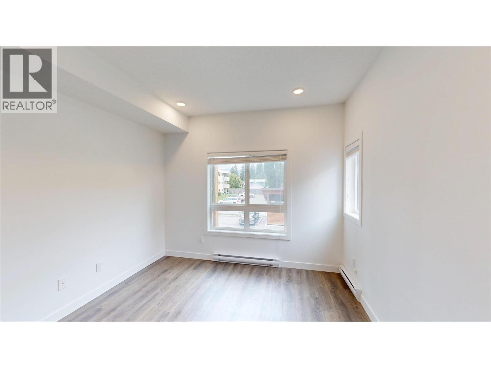 #1202 410 5TH AVENUE - 27