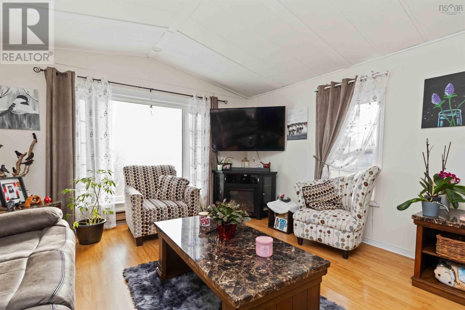 Property 7 of 26 of 2 Stanley Street