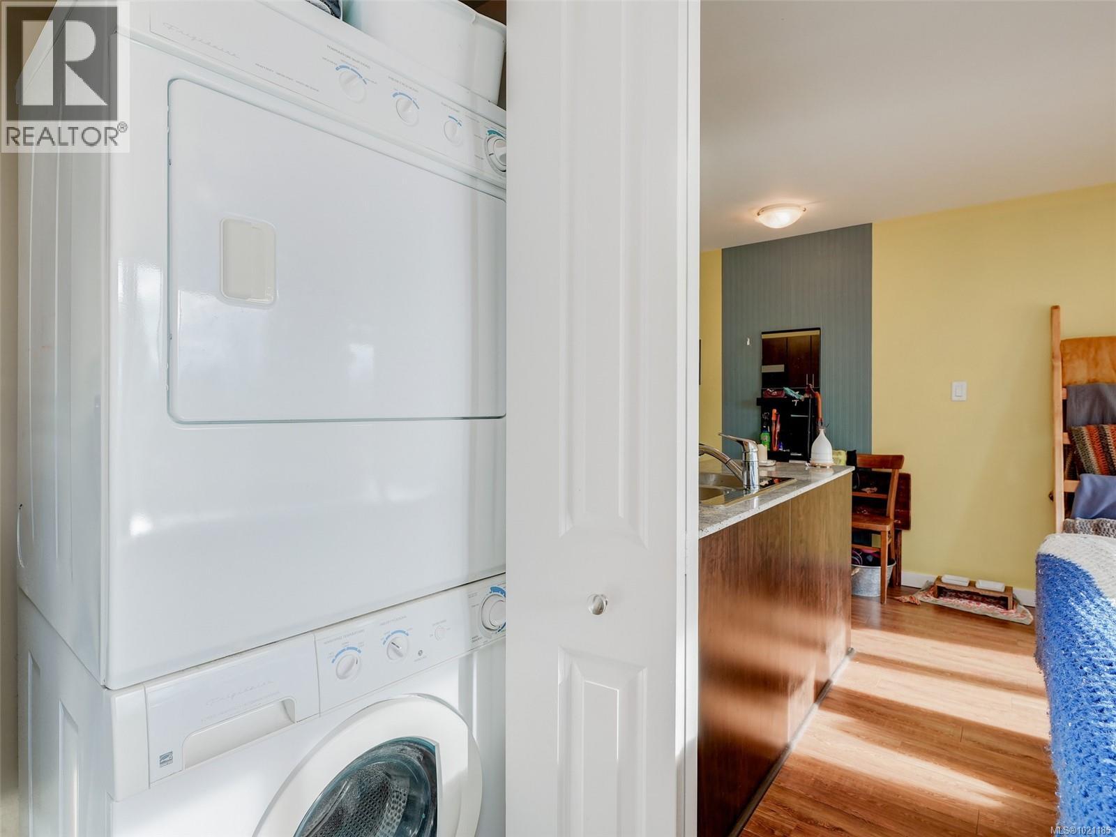 409 1405 Esquimalt Street, Esquimalt