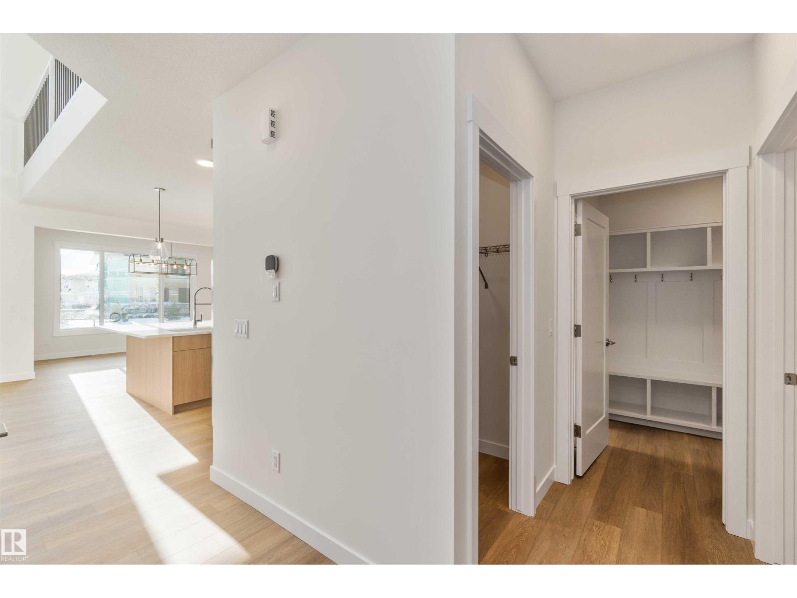 2215 4 AV SW - 3