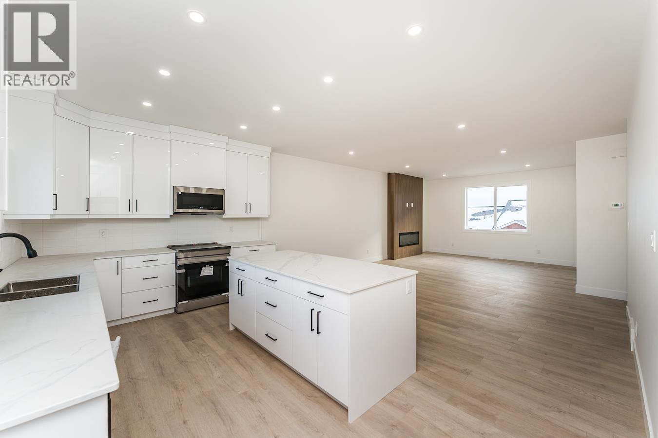 #1202 2395 ROWE STREET, Prince George