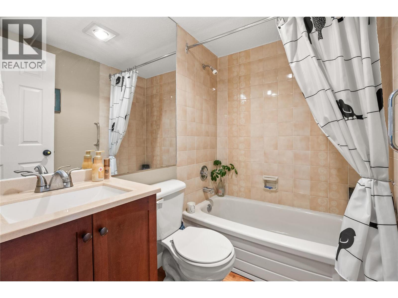 203 740 Winnipeg Street, Penticton