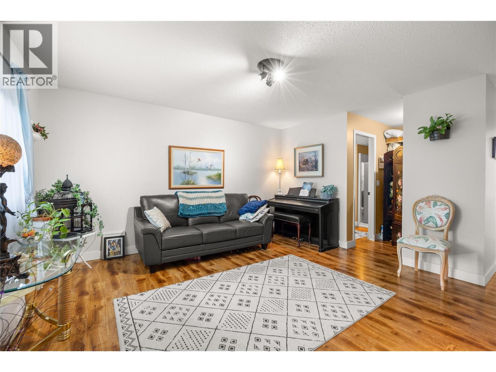 203 740 Winnipeg Street, Penticton