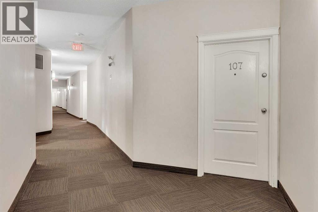 Single Family House for Sale in   Edgeridge Terrace NW Edgemont Calgary 