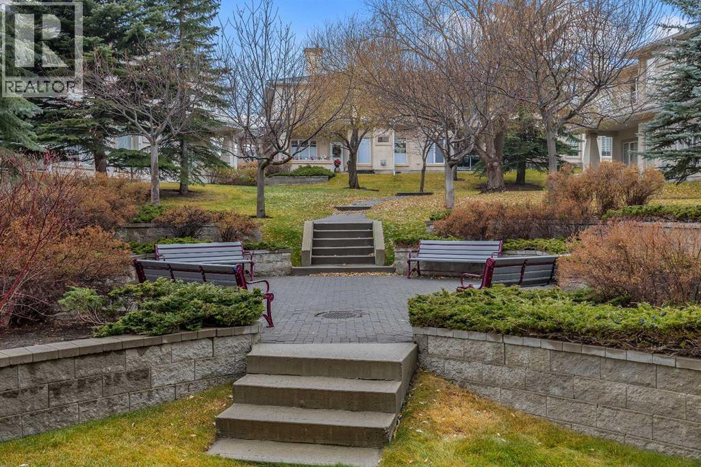 Single Family House for Sale in   Edgeridge Terrace NW Edgemont Calgary 