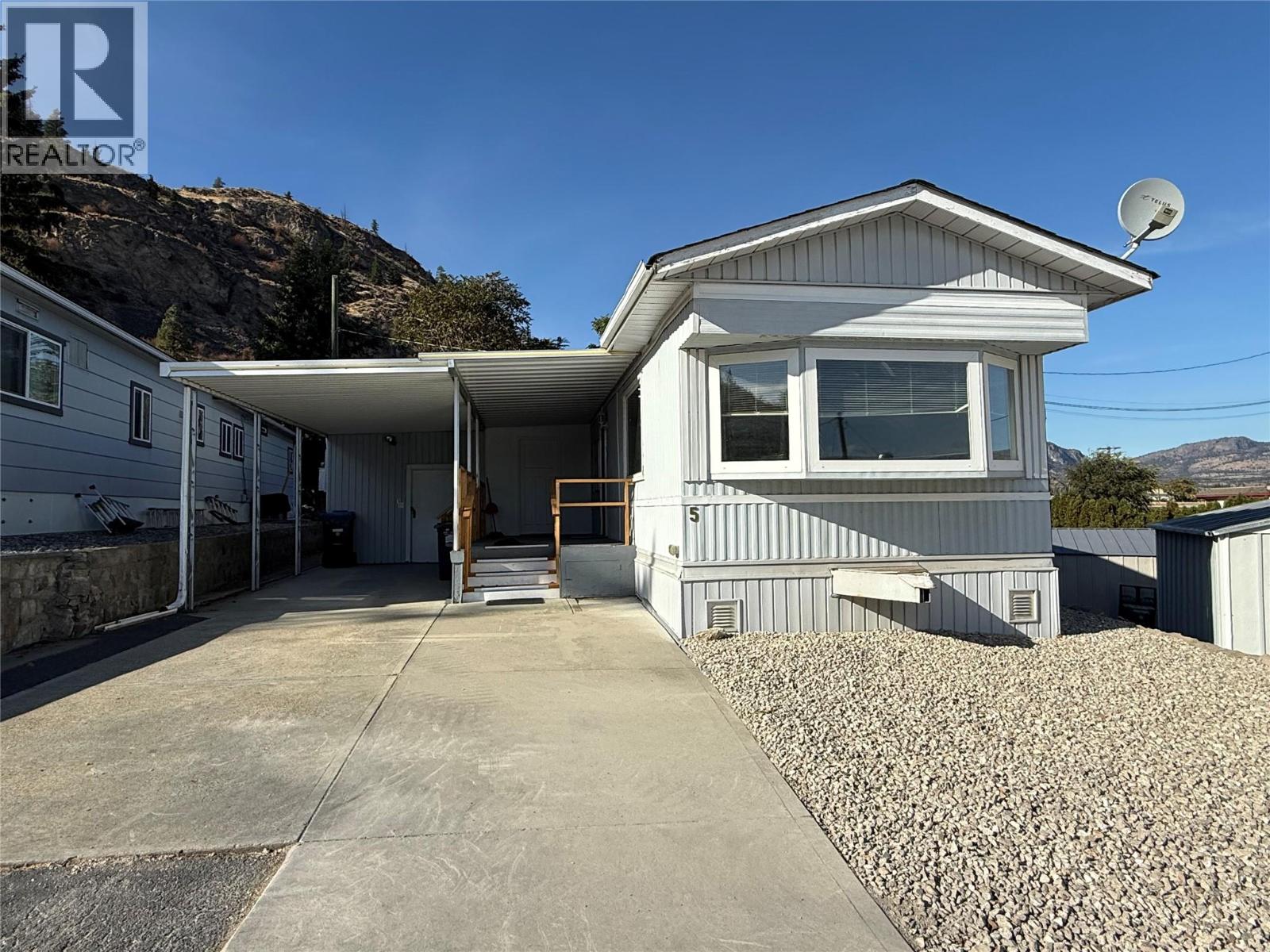 5 6822 Leighton Crescent, Oliver