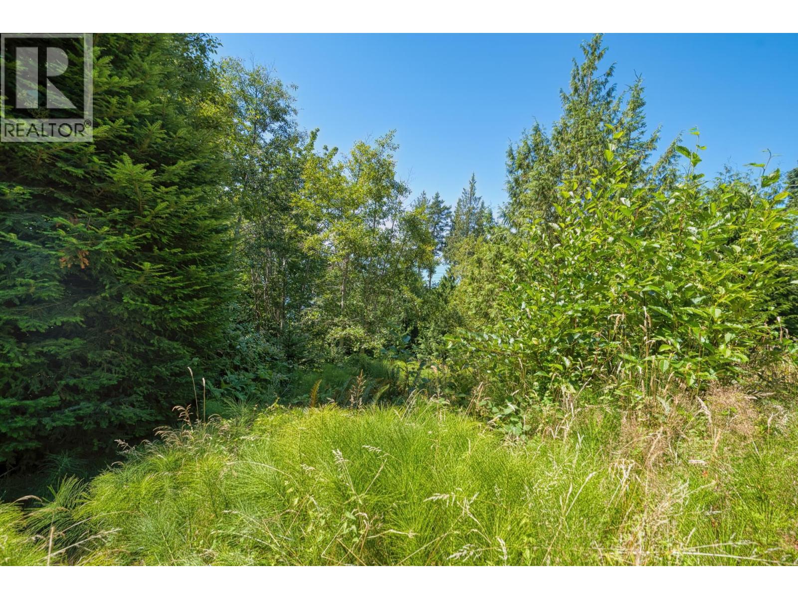 7949 REDROOFFS ROAD, Halfmoon Bay