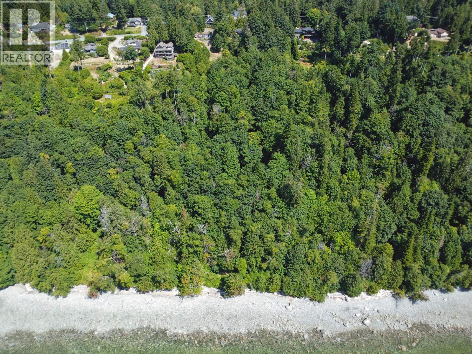 7949 REDROOFFS ROAD, Halfmoon Bay