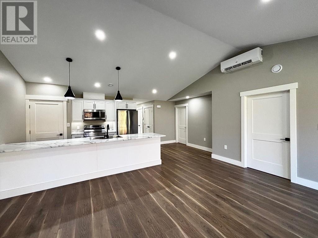 #15 621 Murphy Street - 11
