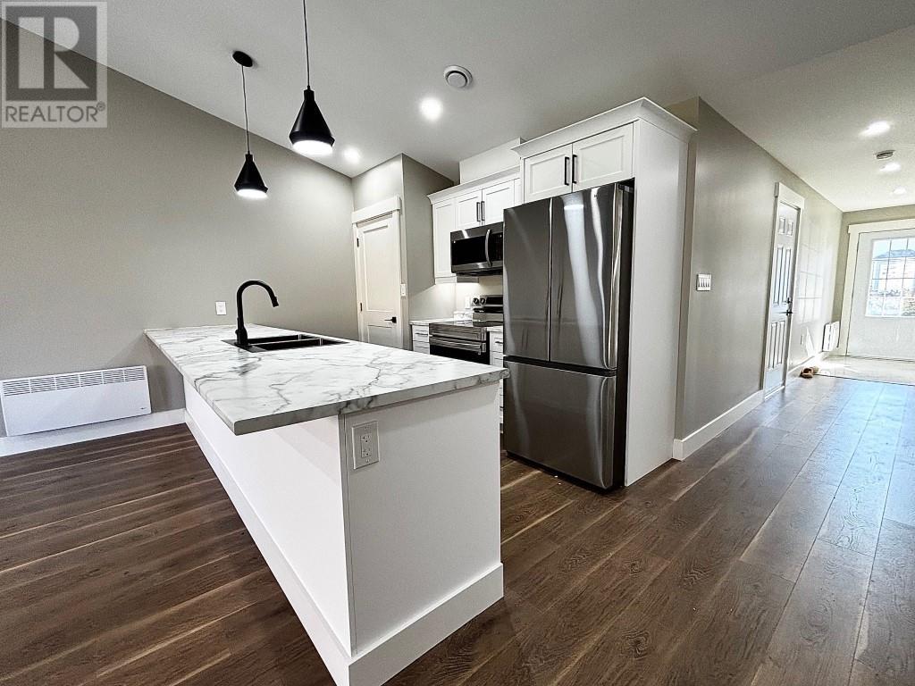 #15 621 Murphy Street - 3