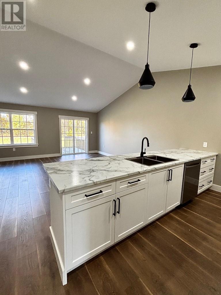 #15 621 Murphy Street - 9