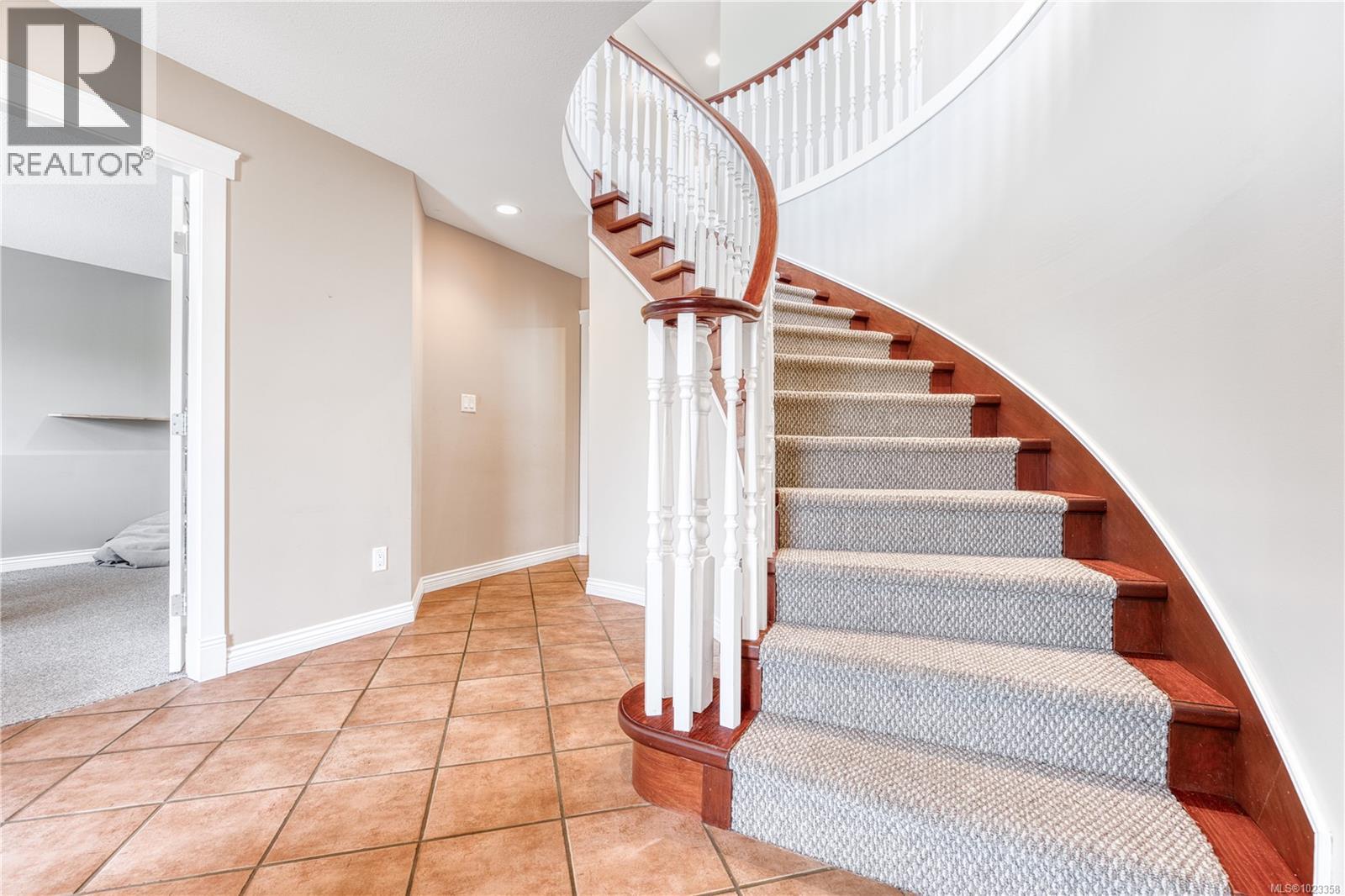 6381 Icarus Dr, Nanaimo