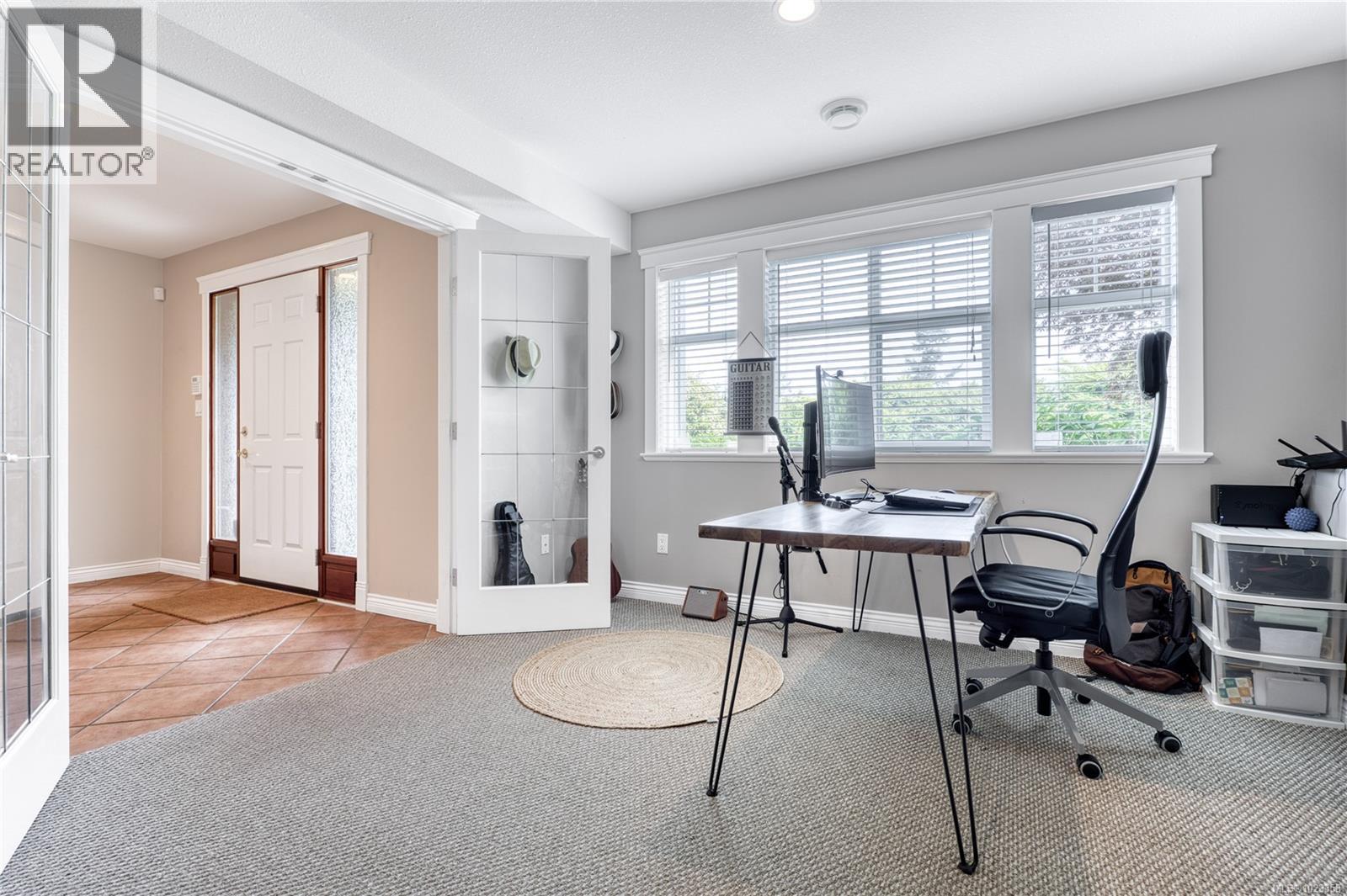 6381 Icarus Dr, Nanaimo