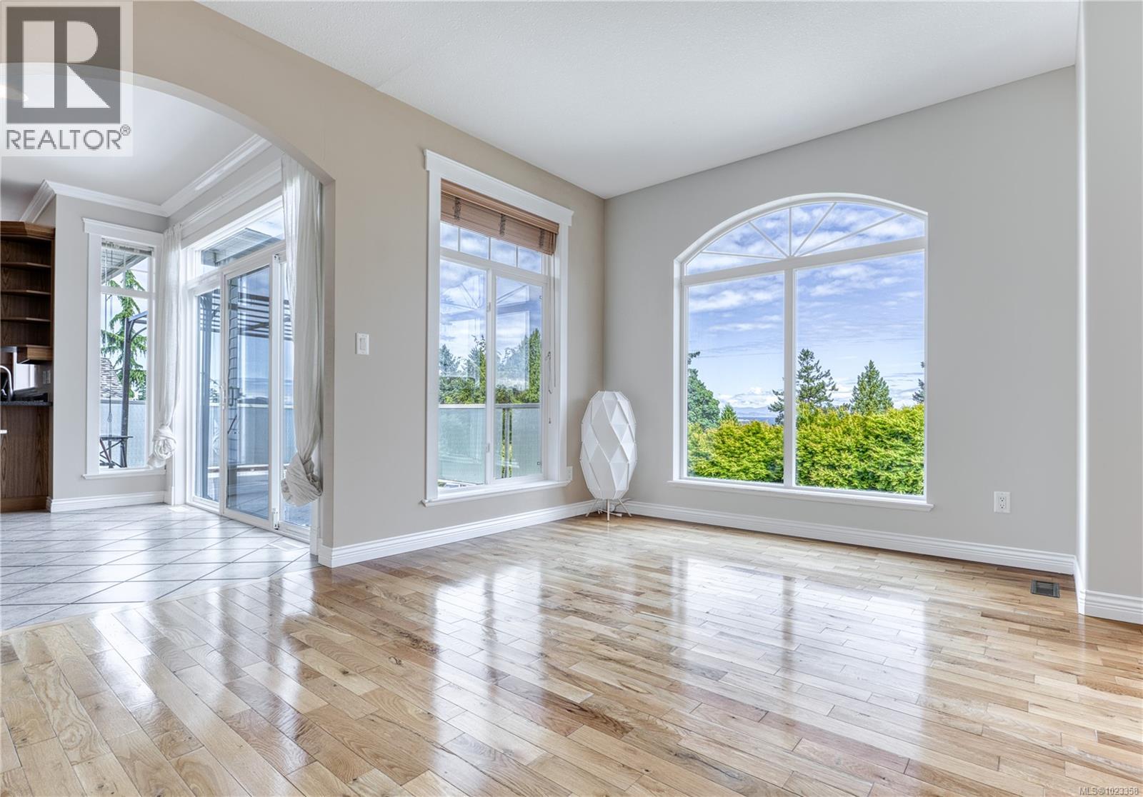 6381 Icarus Dr, Nanaimo