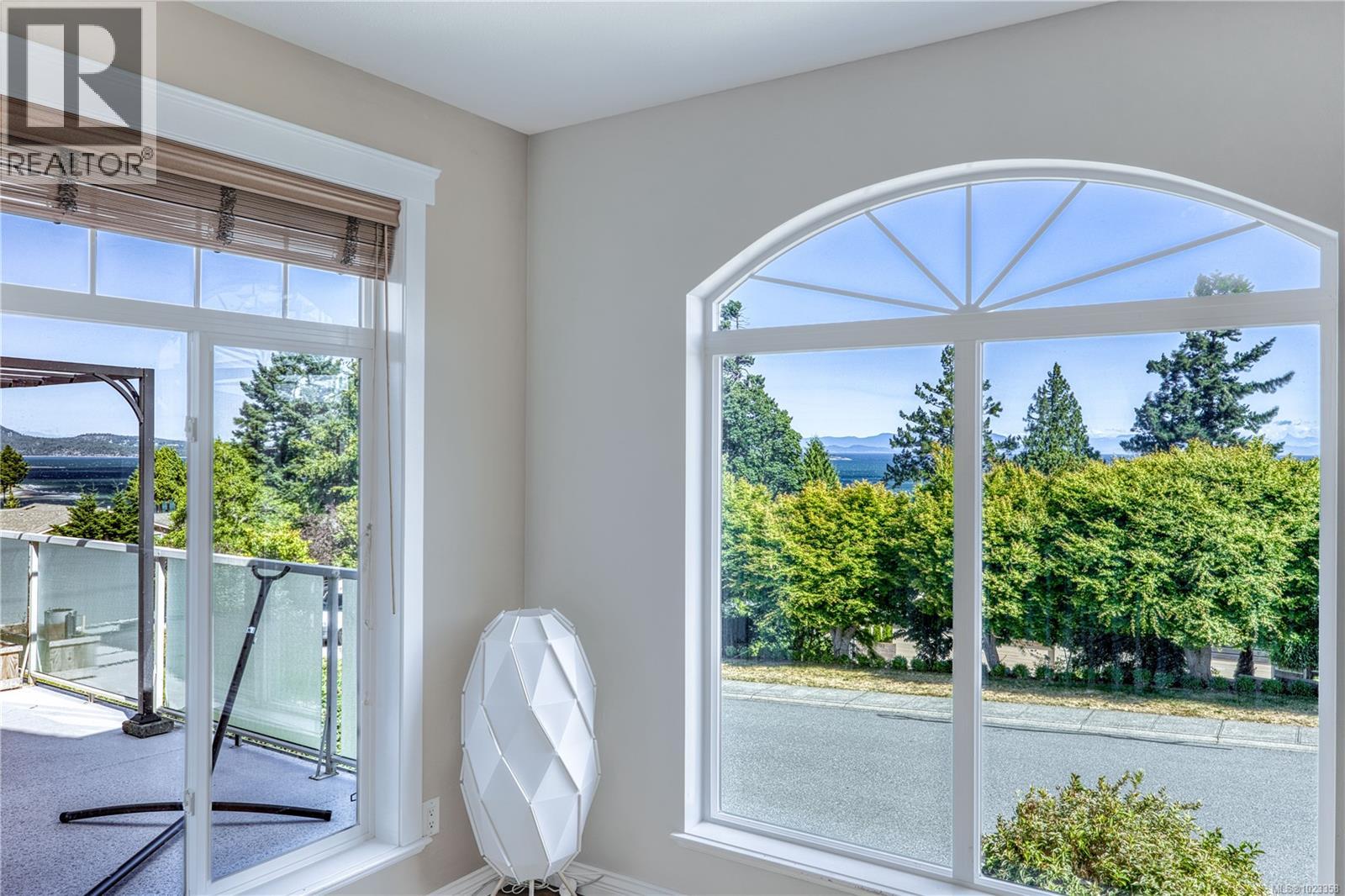 6381 Icarus Dr, Nanaimo