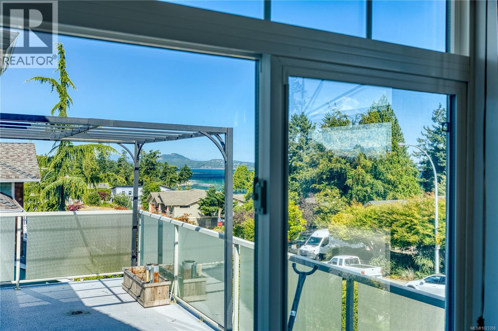 6381 Icarus Dr, Nanaimo