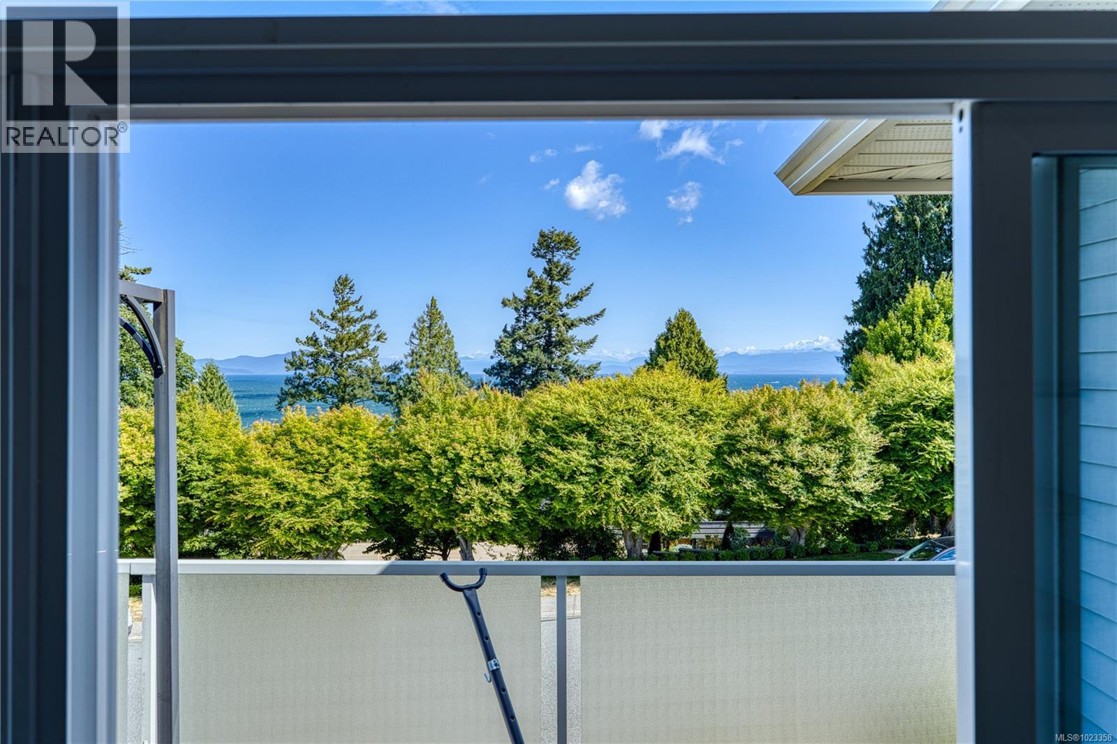 6381 Icarus Dr, Nanaimo