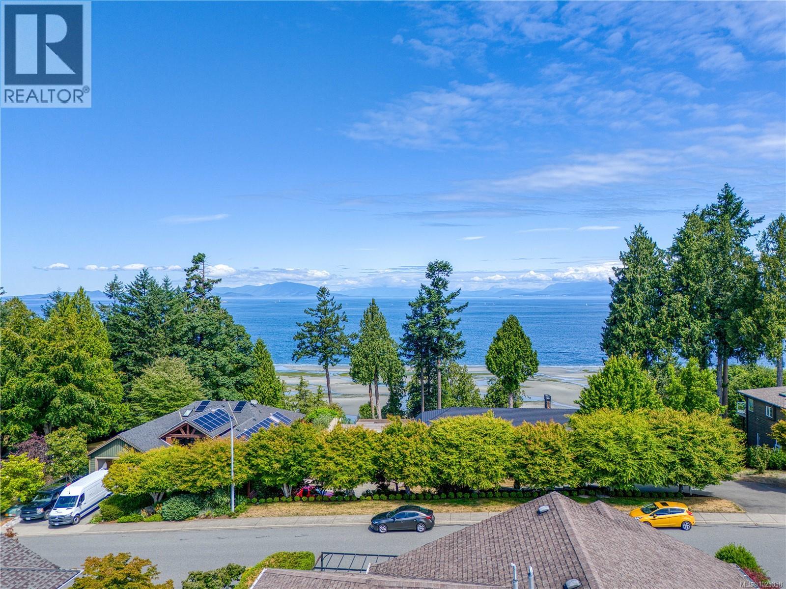 6381 Icarus Dr, Nanaimo