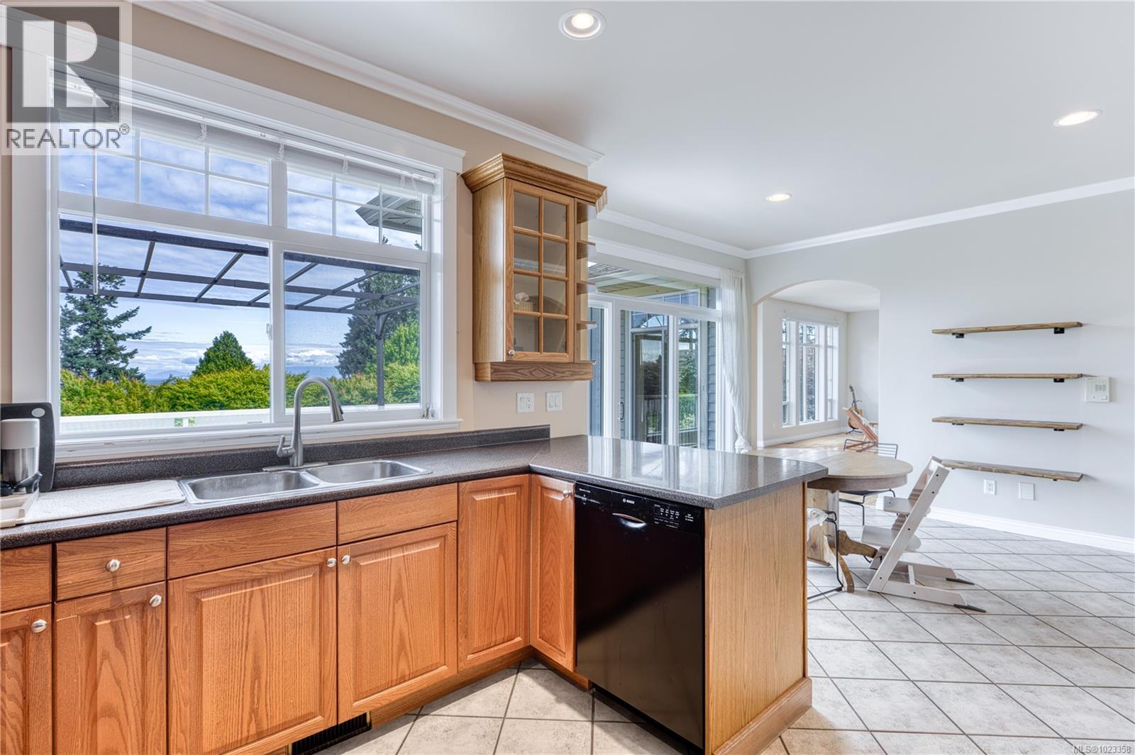 6381 Icarus Dr, Nanaimo