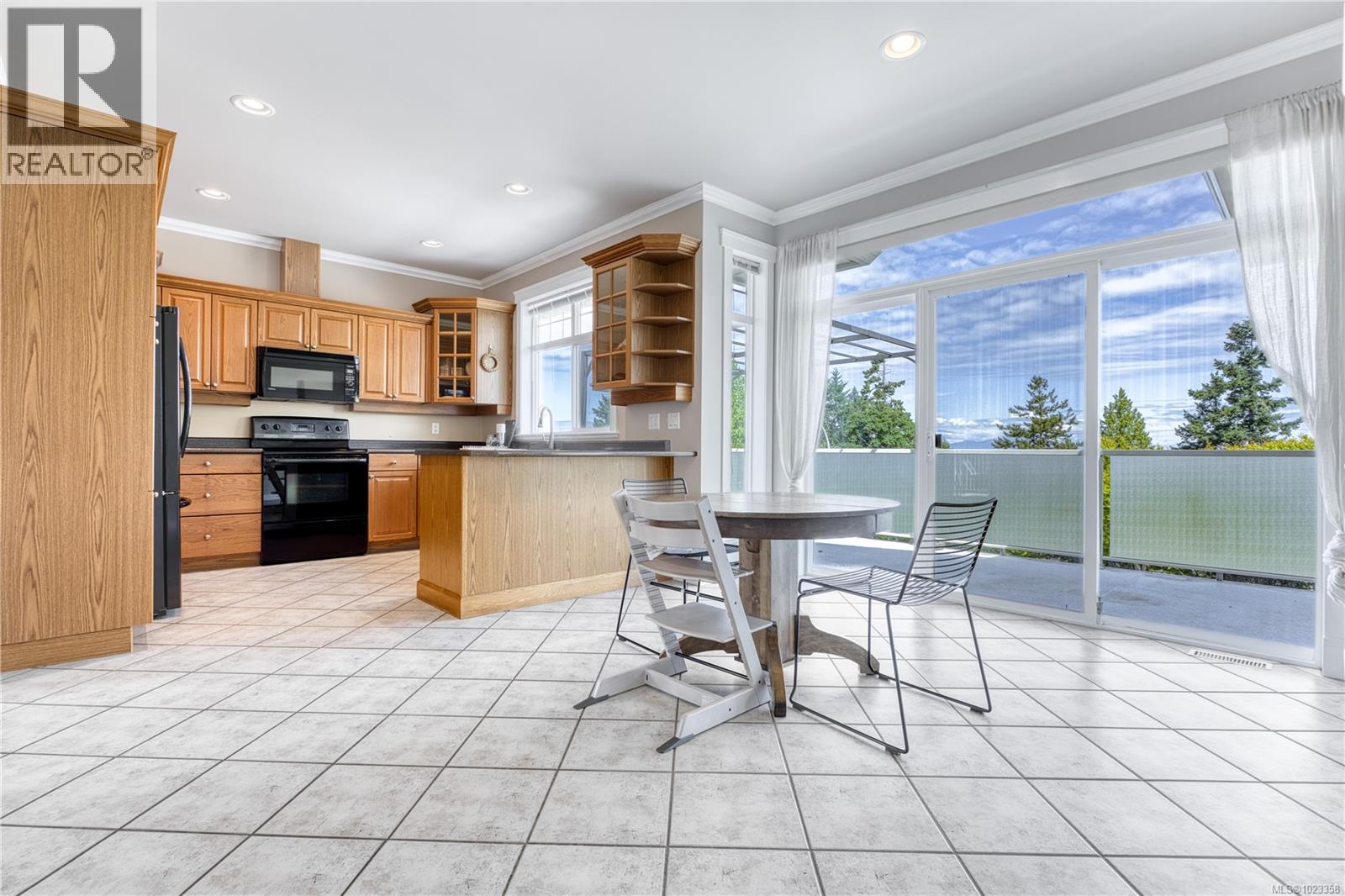 6381 Icarus Dr, Nanaimo