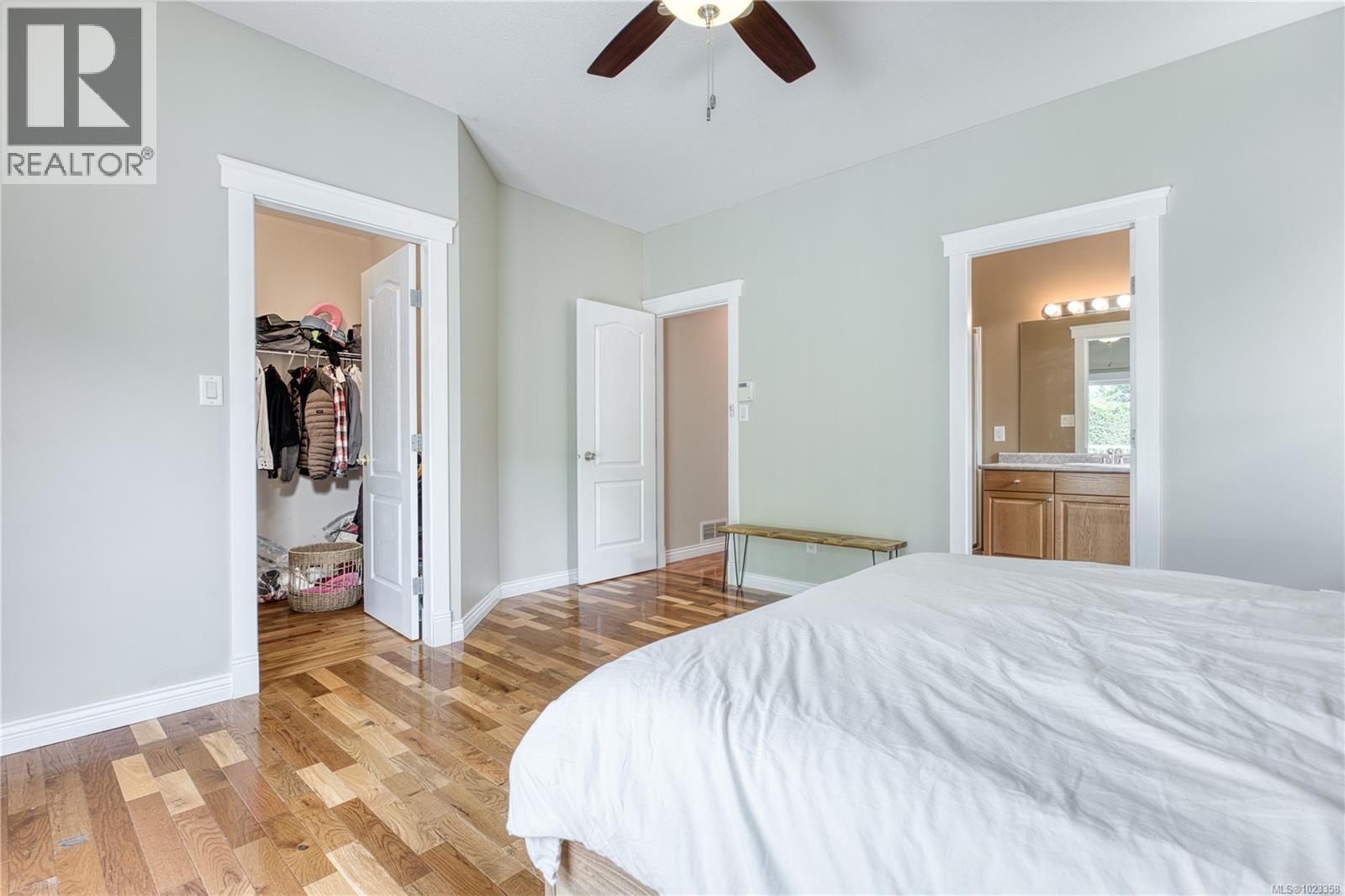 6381 Icarus Dr, Nanaimo