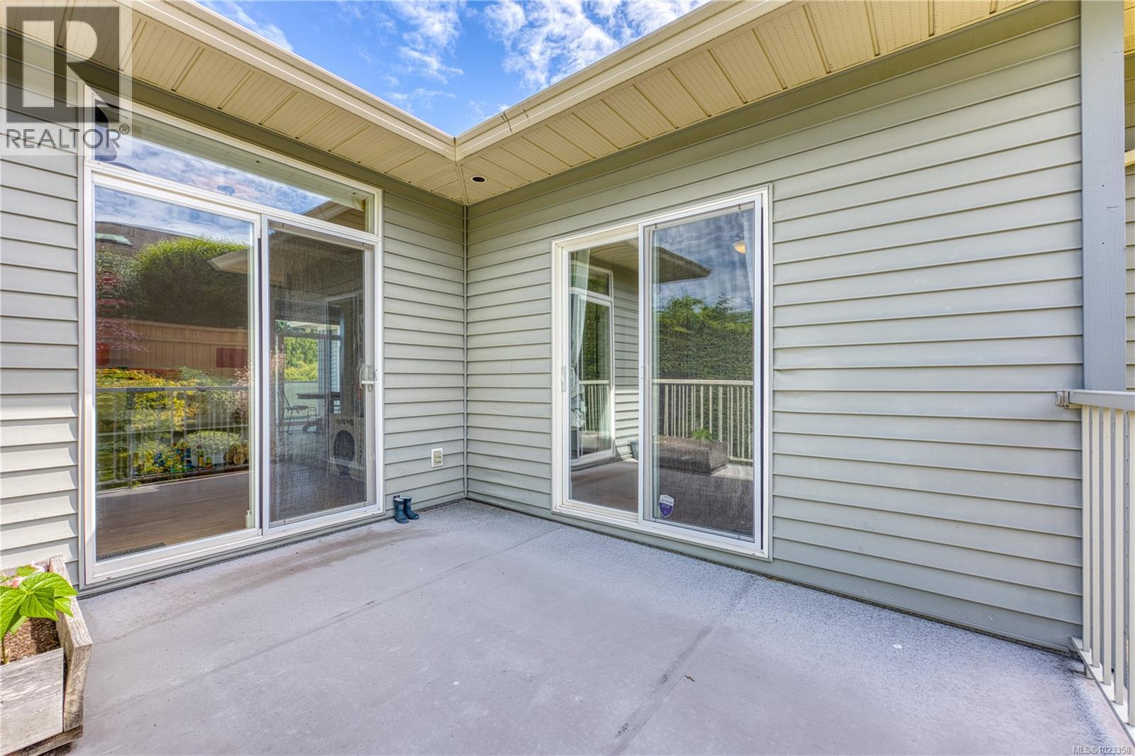 6381 Icarus Dr, Nanaimo