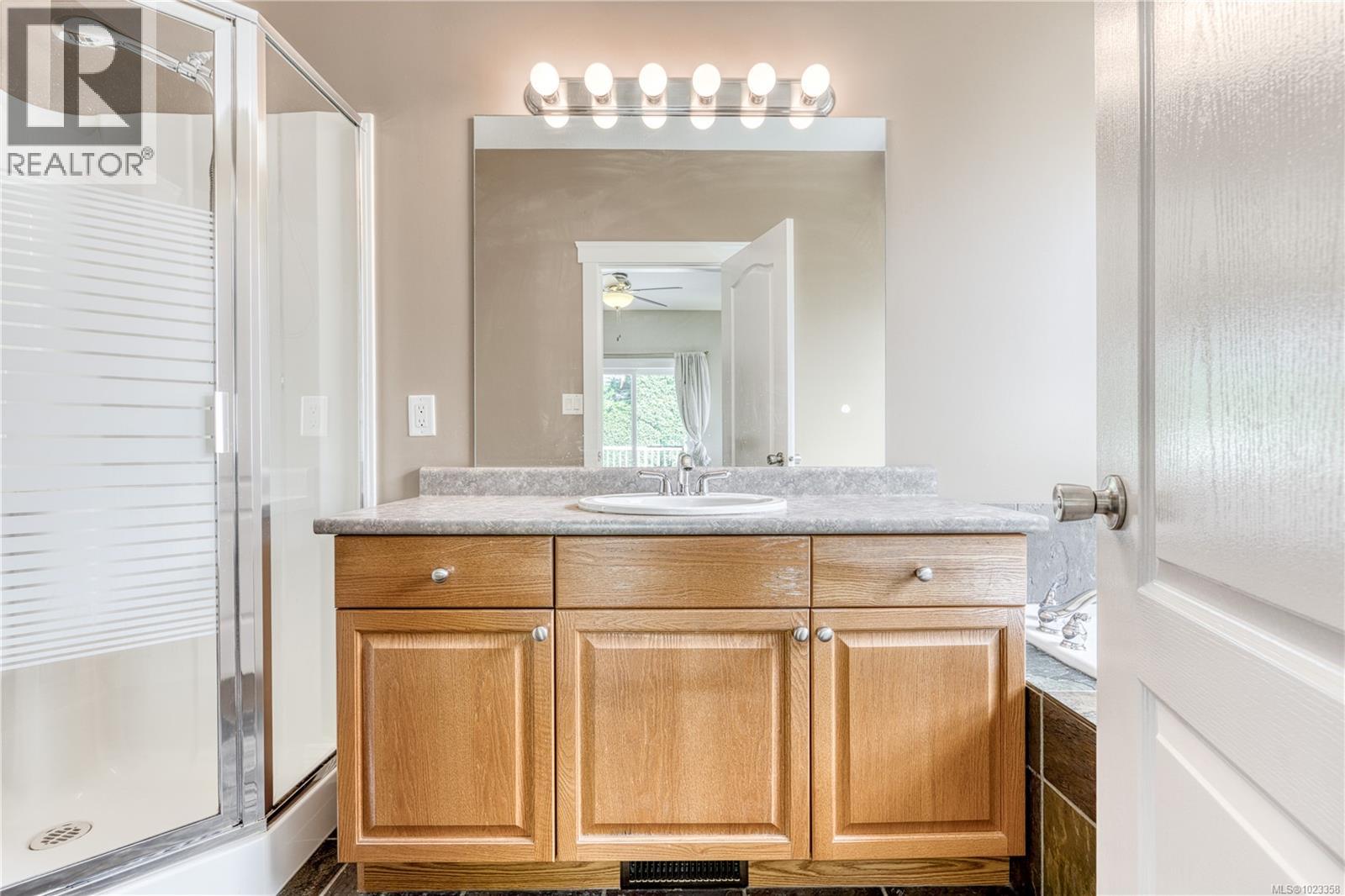 6381 Icarus Dr, Nanaimo