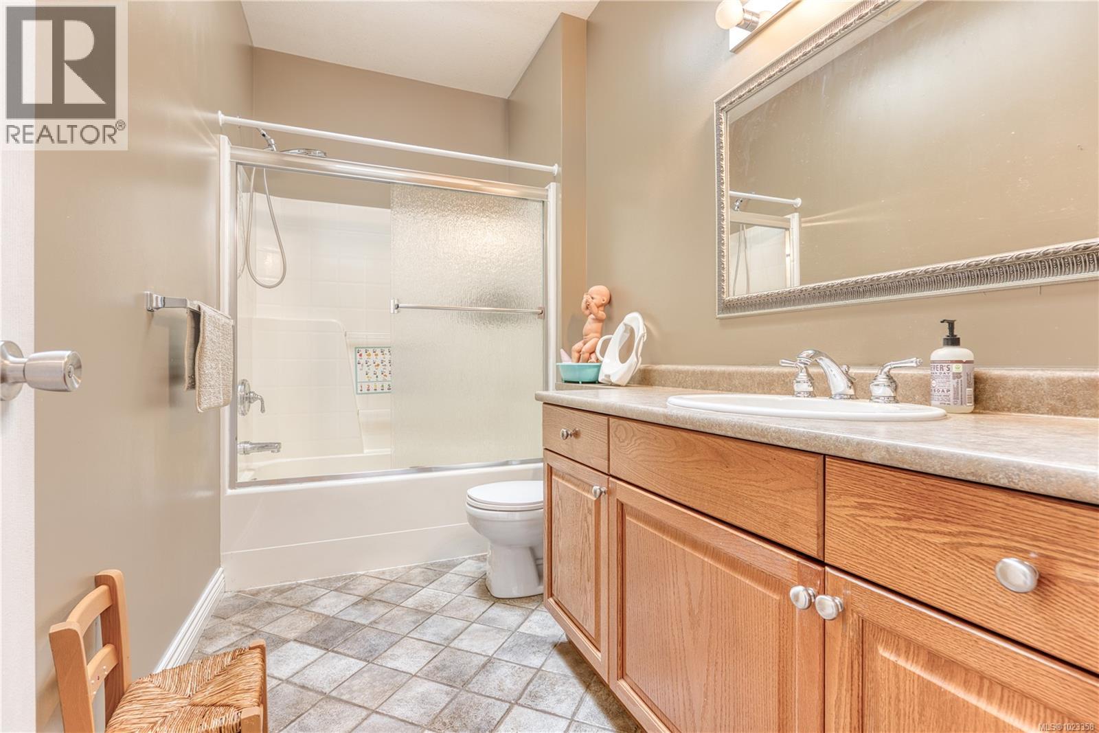 6381 Icarus Dr, Nanaimo