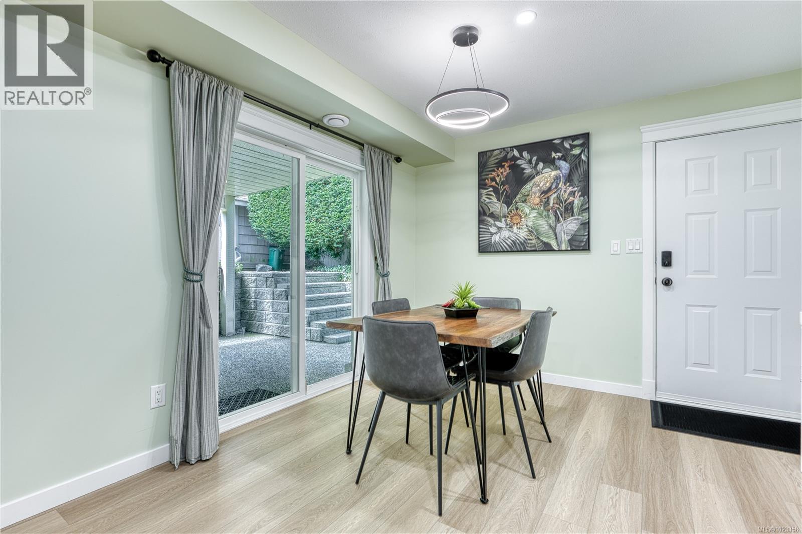 6381 Icarus Dr, Nanaimo